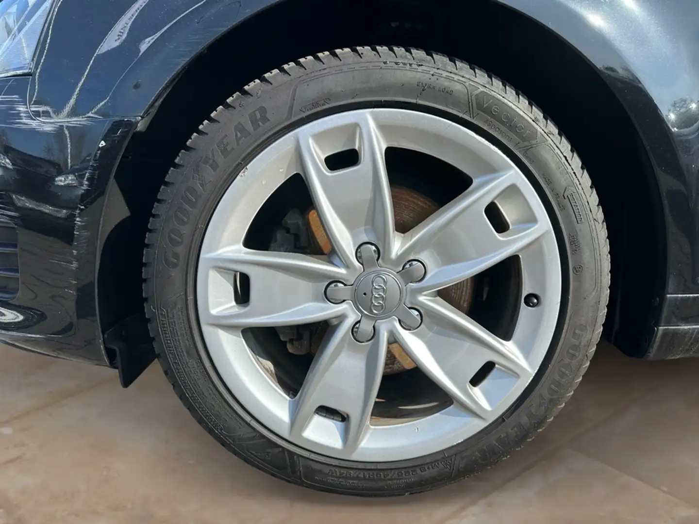 Audi A3 1.4 TFSI Ambition + Xenon plus + Navi Schwarz - 2