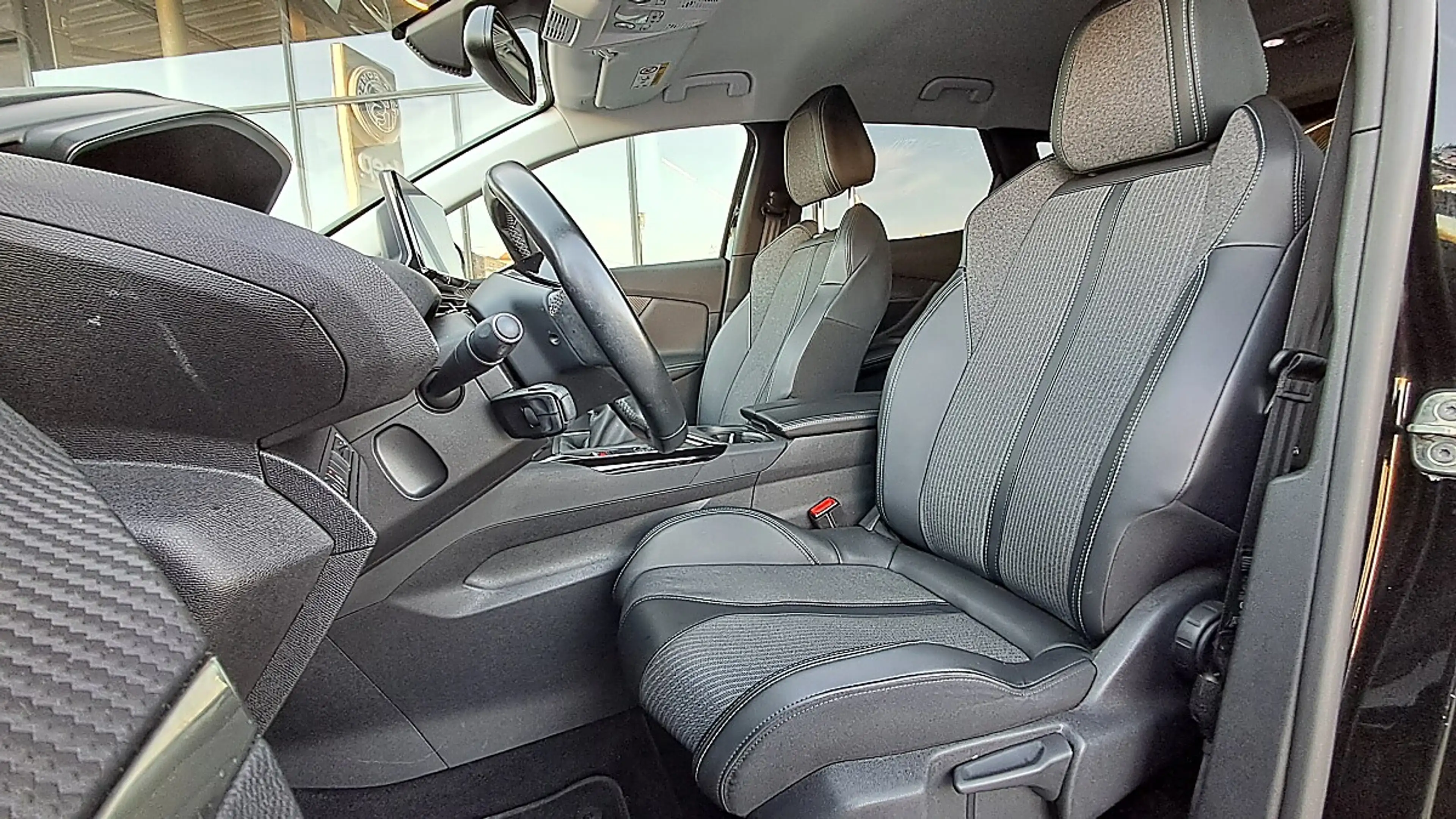 Peugeot 3008 BlueHDi 130 S&S 6-Gang-Manuell Allure Pack — photo 14