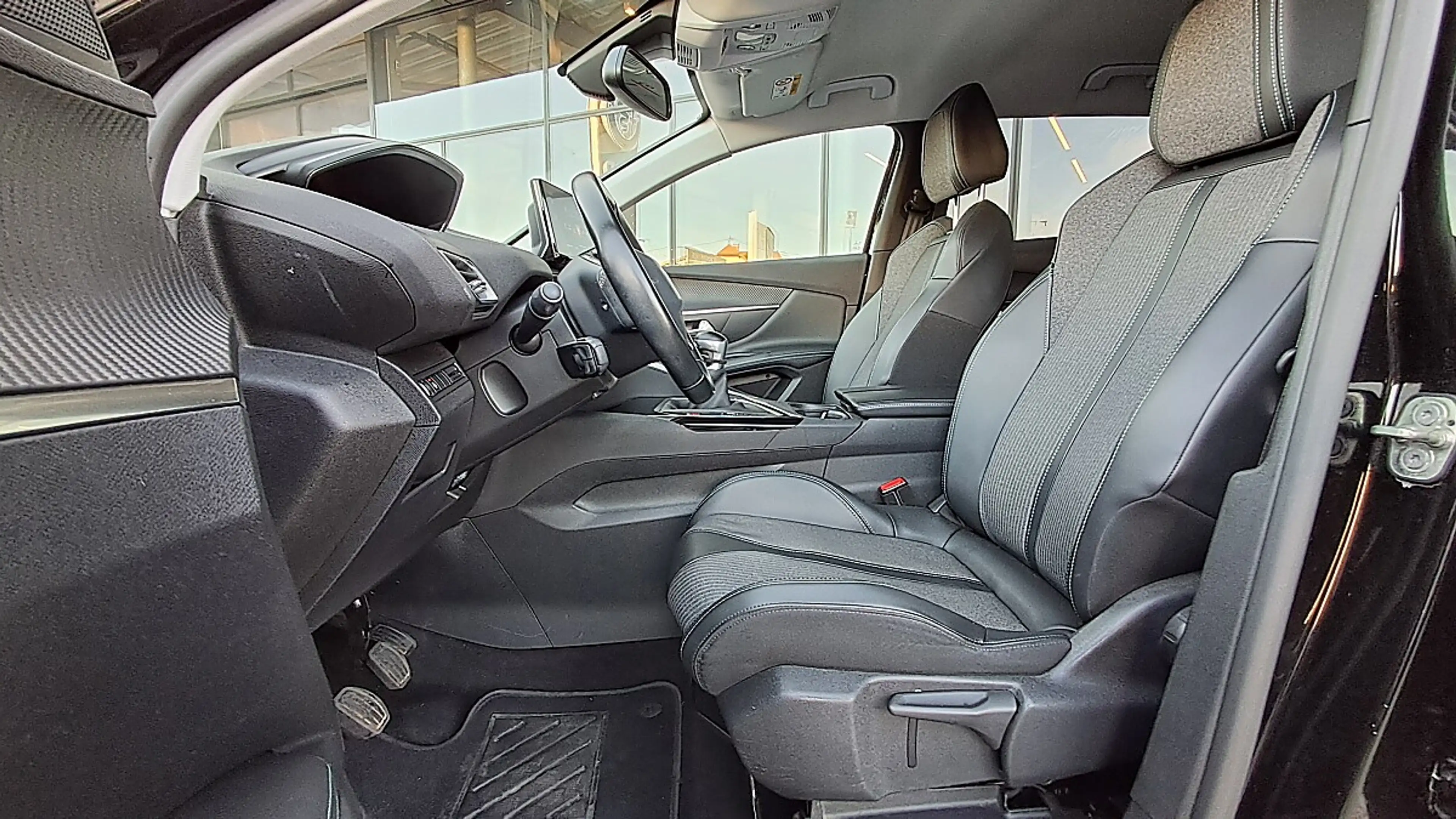 Peugeot 3008 BlueHDi 130 S&S 6-Gang-Manuell Allure Pack — photo 13