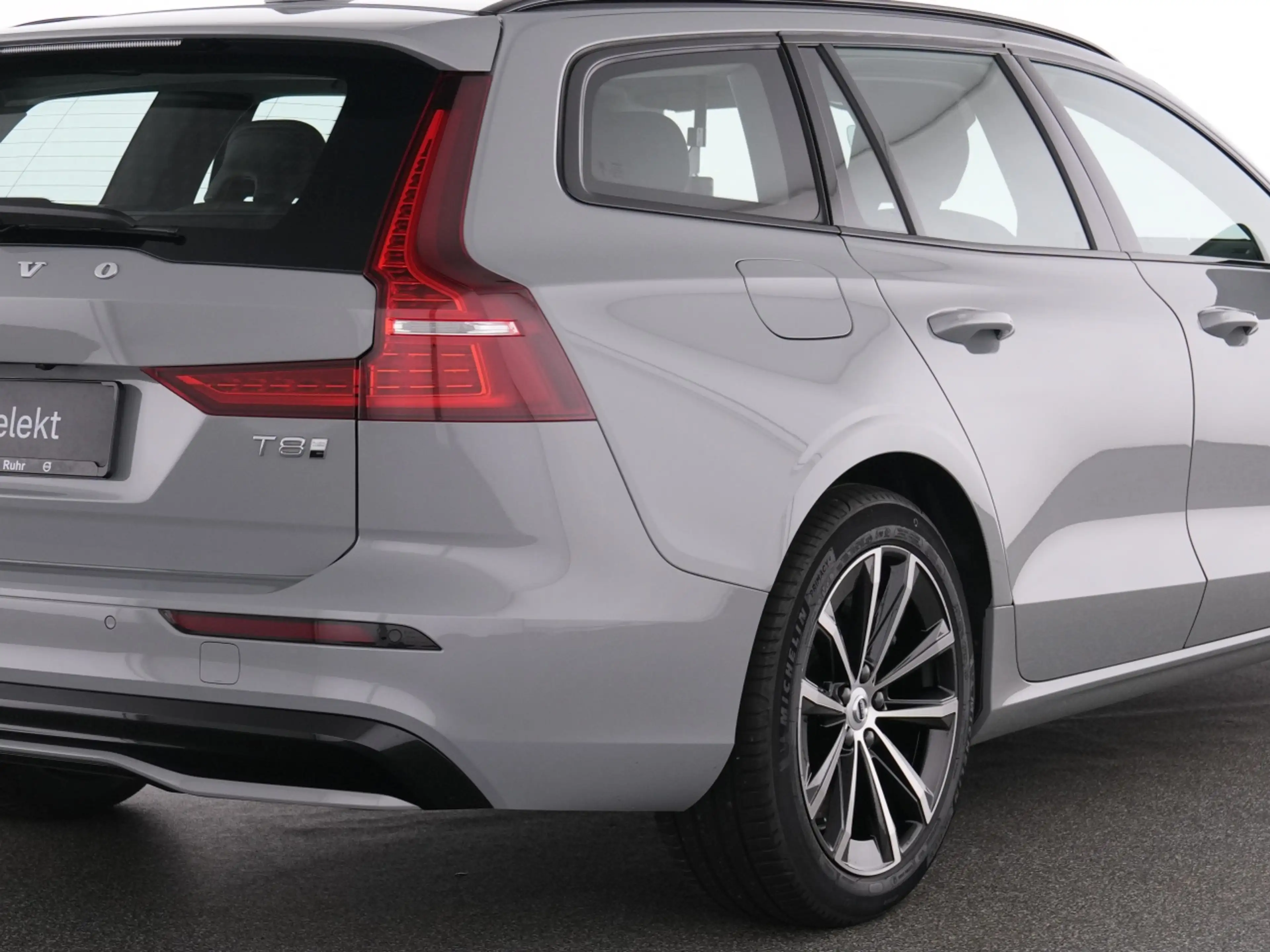 Volvo V60 T8 Recharge Plus Dark+MEMORY+ — photo 10
