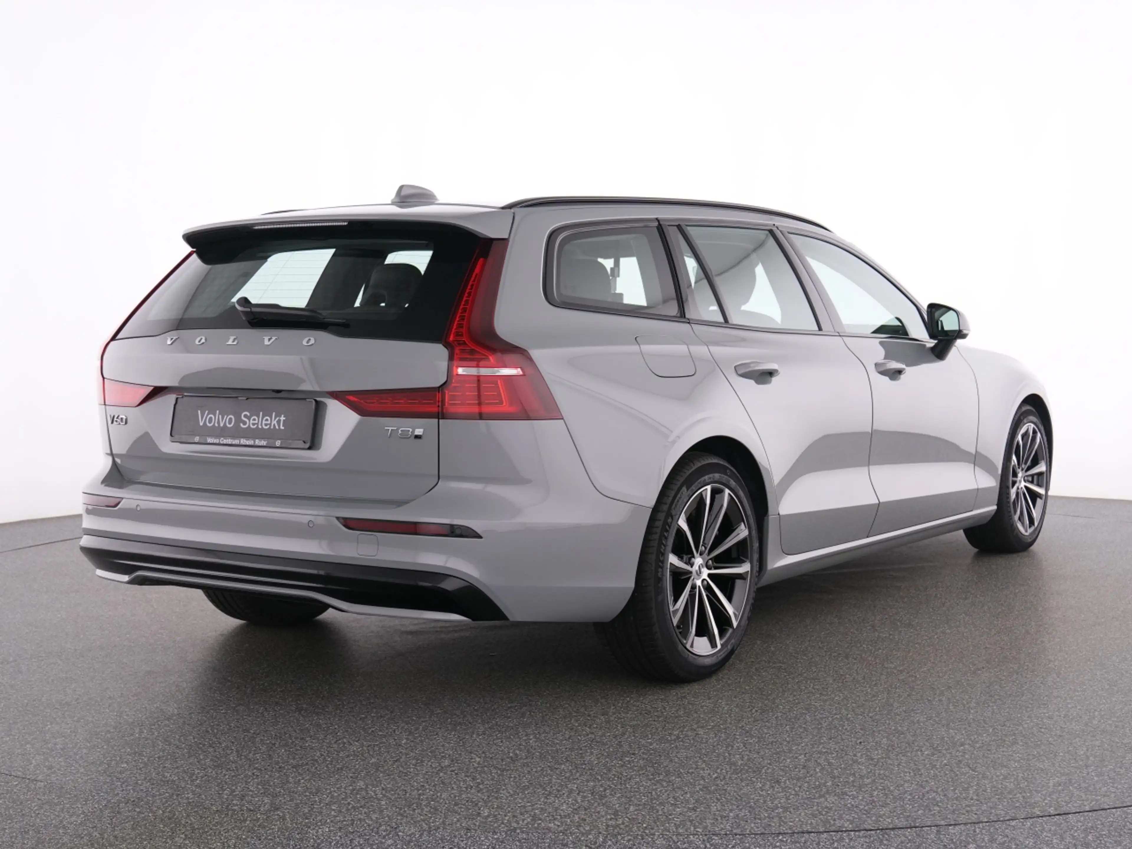 Volvo V60 T8 Recharge Plus Dark+MEMORY+ — photo 3
