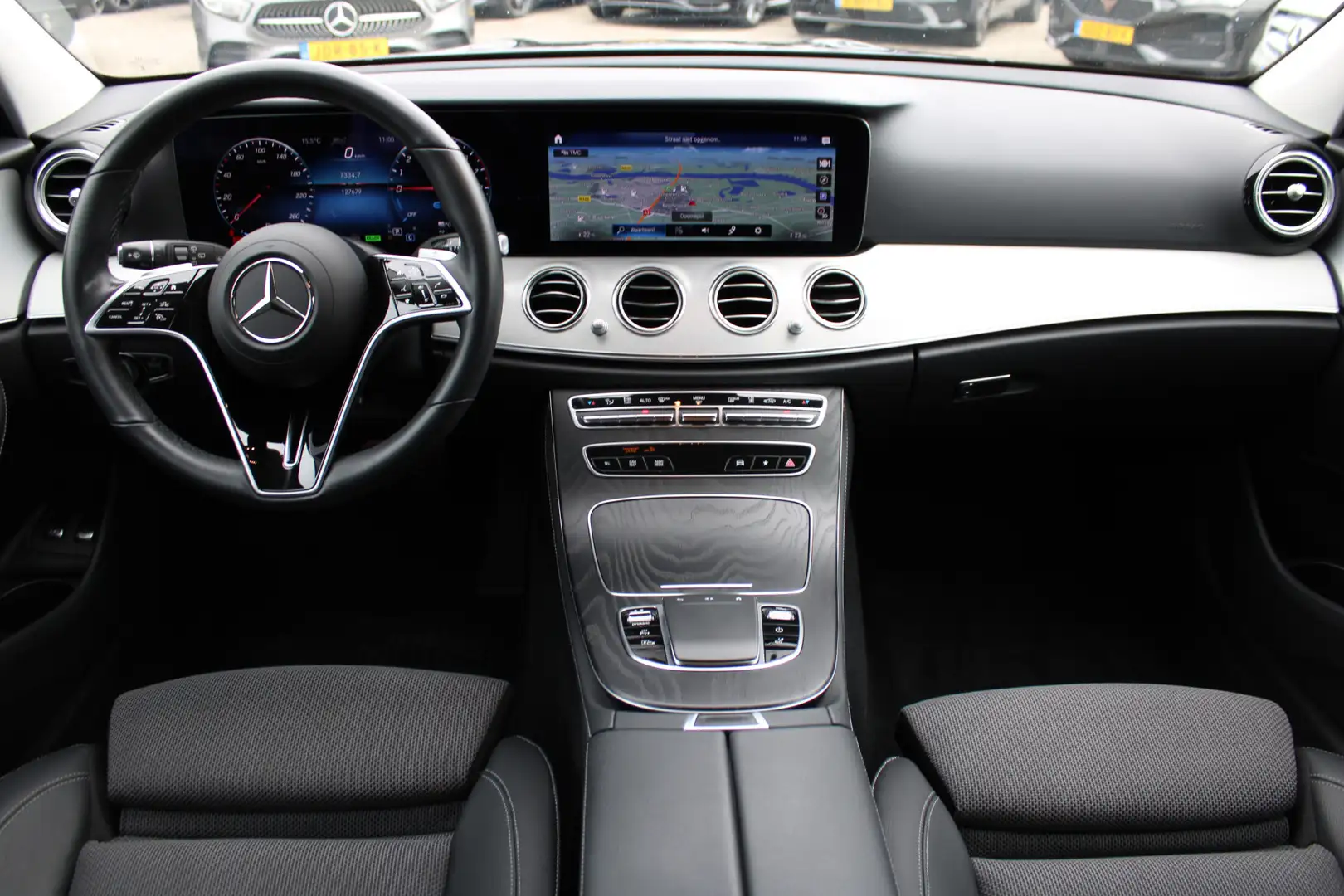 Mercedes-Benz E 300 Estate 300e Avantgarde DISTRONIC 360-CAMERA KEY-LE Blauw - 2