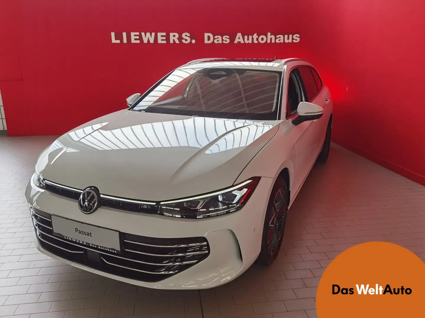 Volkswagen Passat Variant Elegance eTSI DSG Bianco - 1