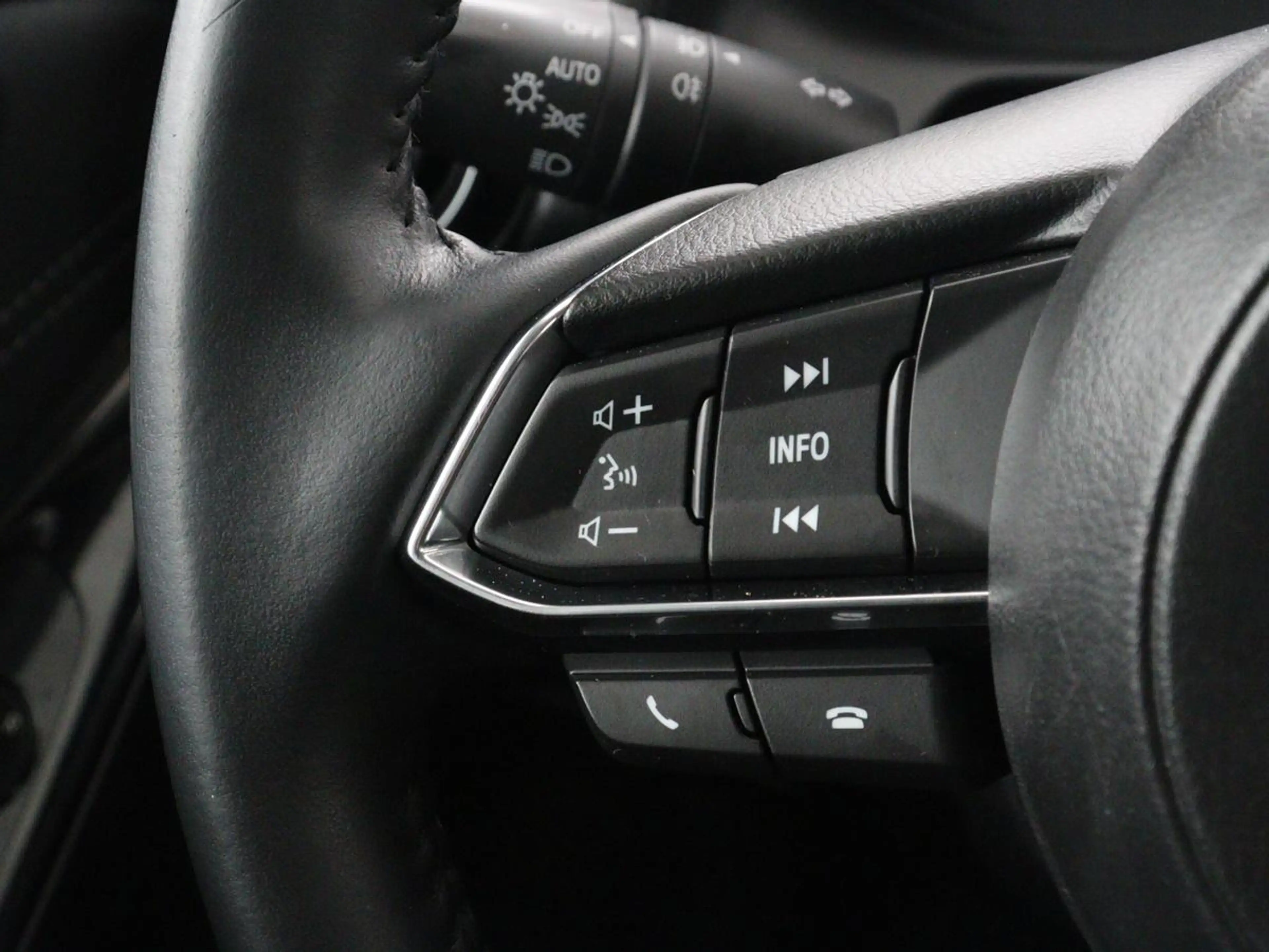 Mazda 2 1.5 Skyactiv-G GT-M | Trekhaak | Park assist | | T — photo 15