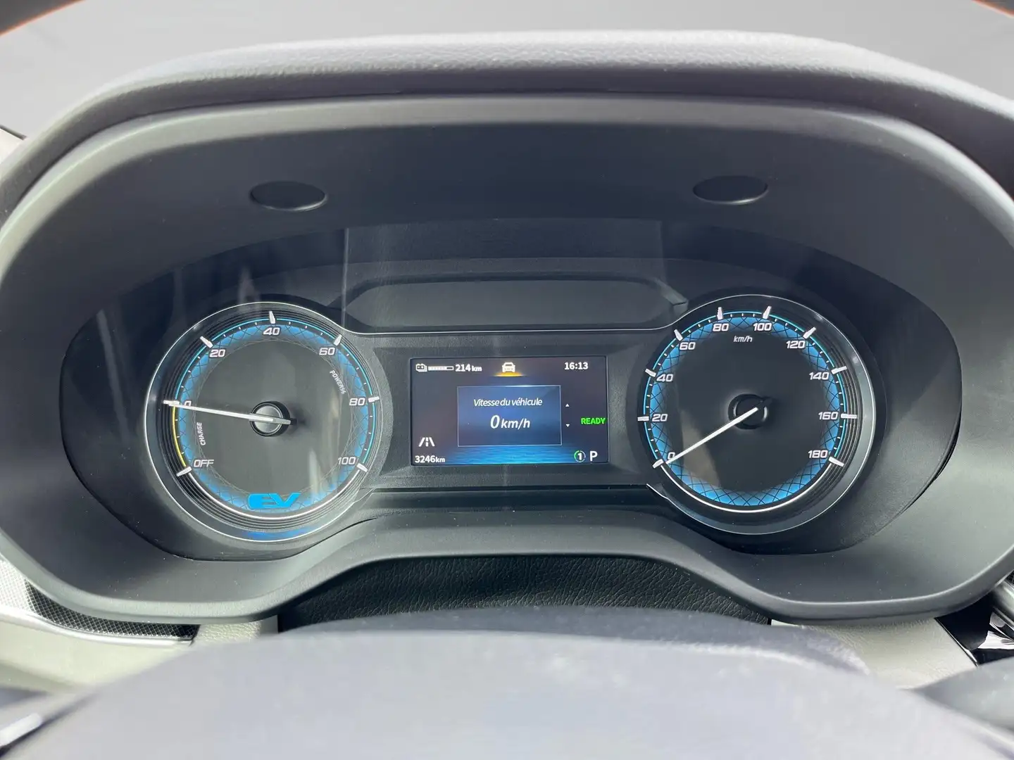 Maxus eDeliver 9 72 KWh Bianco - 2