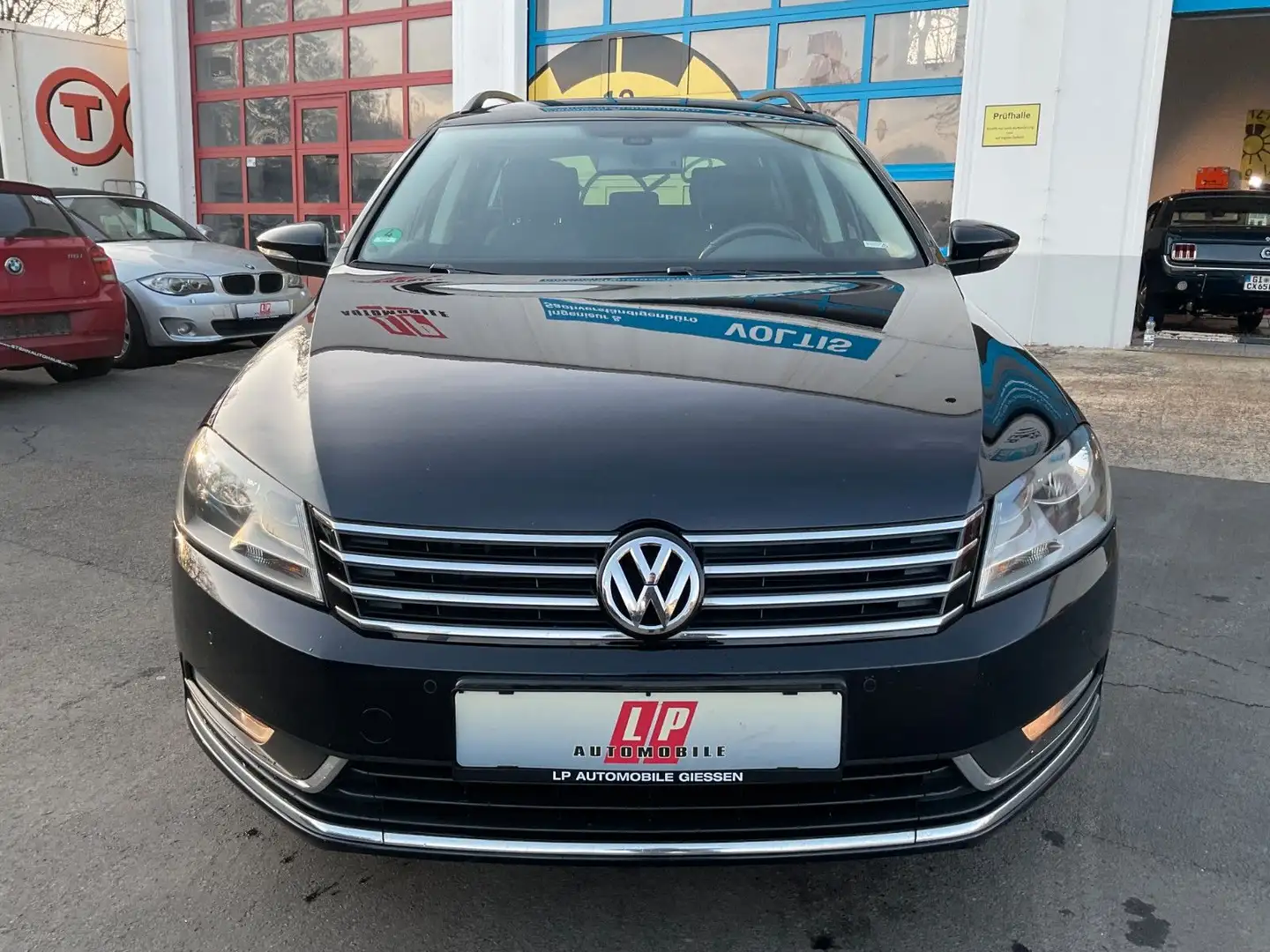 Volkswagen Passat Variant 2.0 TDI DSG Kamera AHK SHZ Klima Schwarz - 2