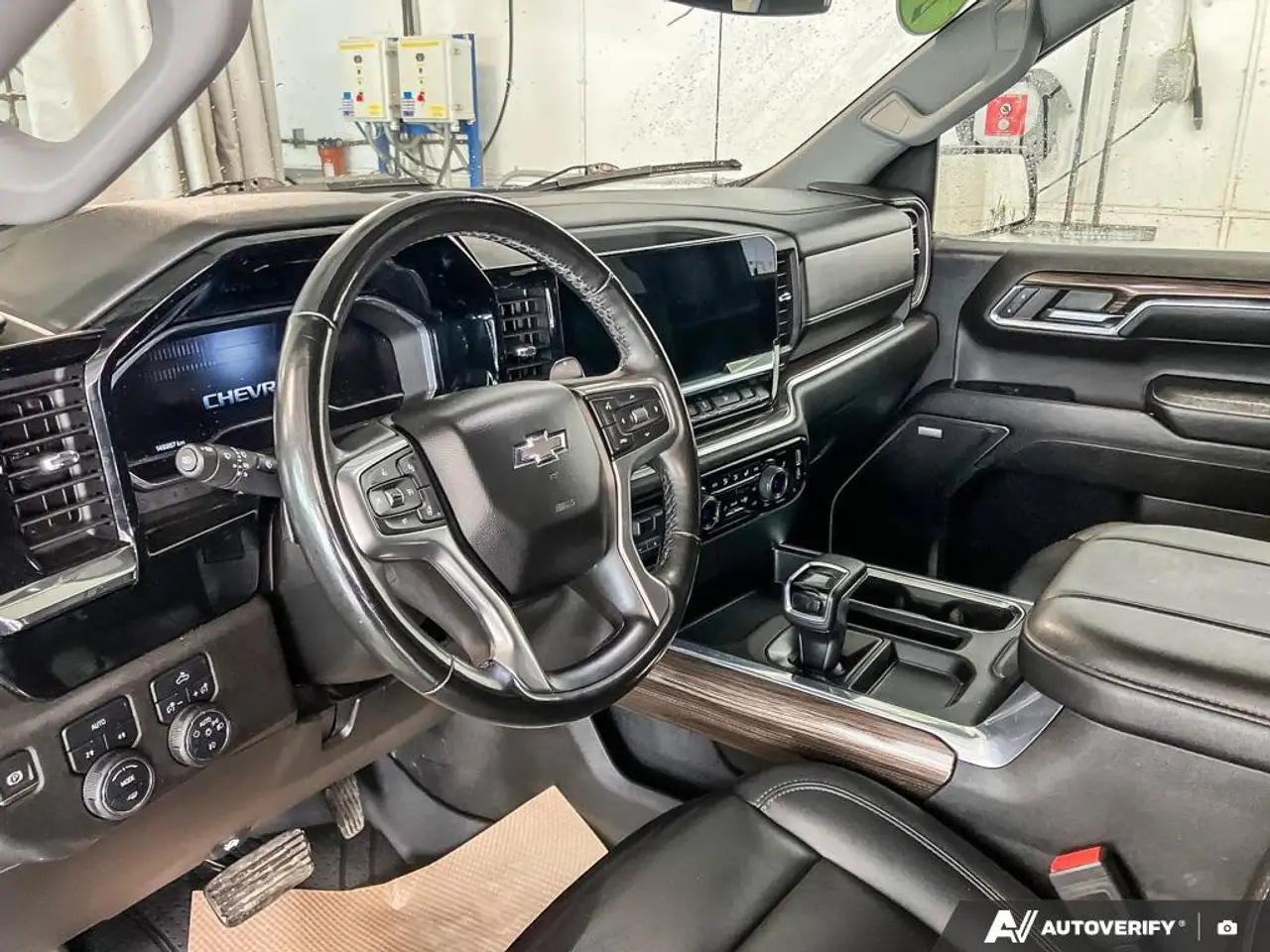 Chevrolet Silverado 1500 снимка Chevrolet Silverado 1500