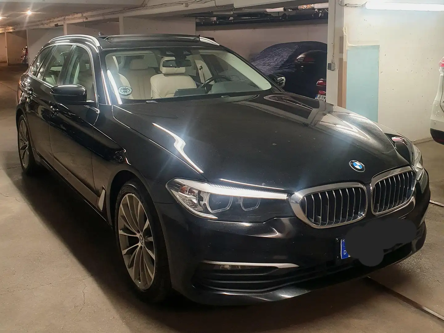BMW 520 520 d xDrive Pano LED ACC Webasto Massage Schwarz - 2