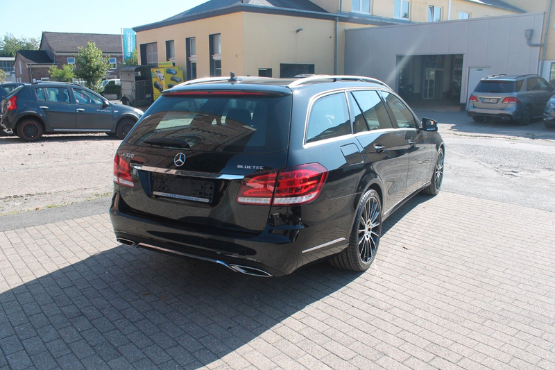 Mercedes-Benz E 350 T BlueTec Avantg.*Aut.*LED*Comand*AHK*19" — photo 3