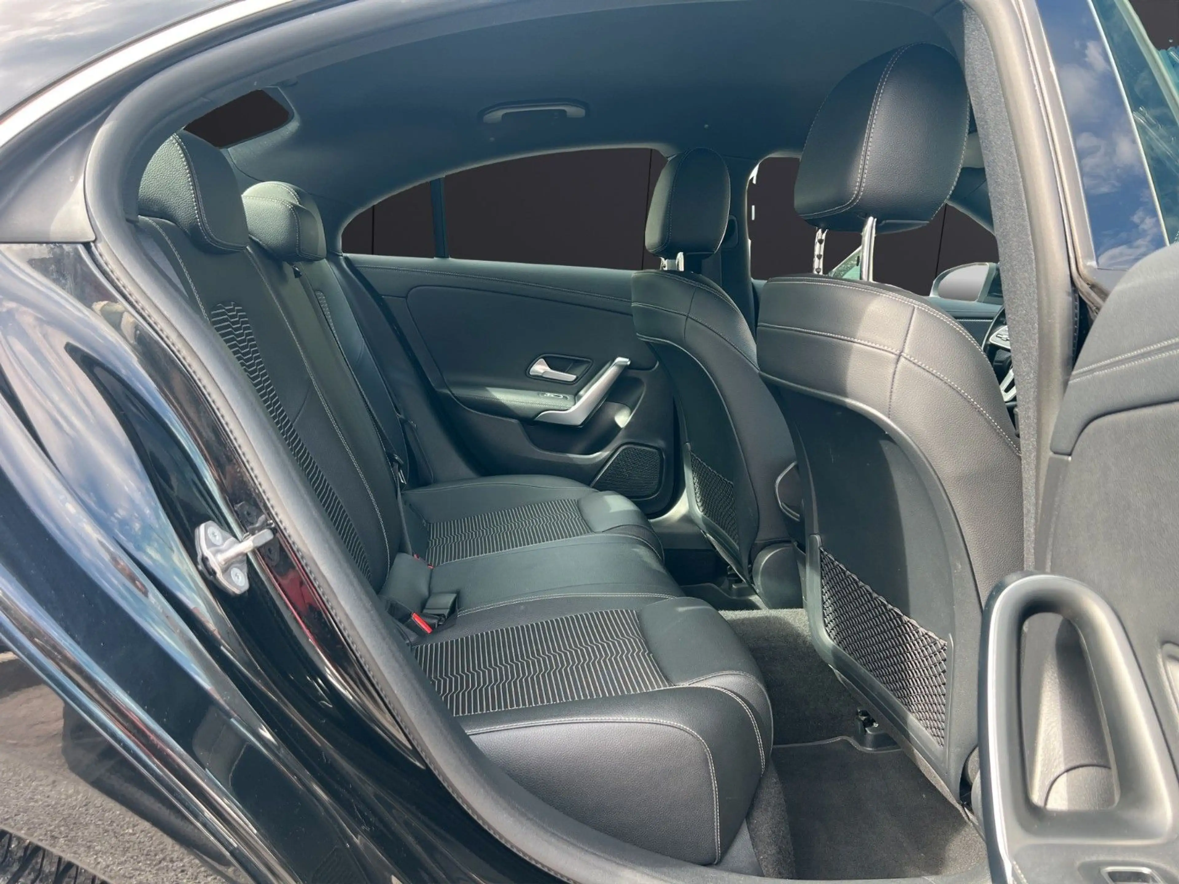 Mercedes-Benz CLA 200 CLA CLA 200 d / LIMO / AUTOMATIK / TOP — photo 12