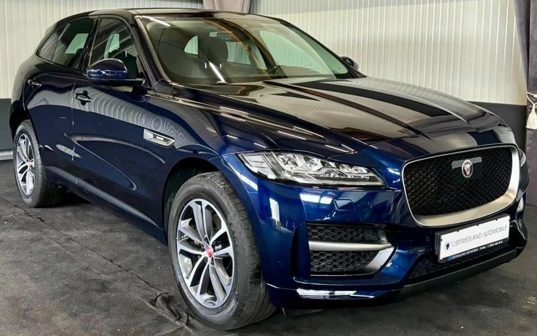 Jaguar F-Pace R-Sport AWD, Kamera, AHK, Vollleder, LED Blau - 1