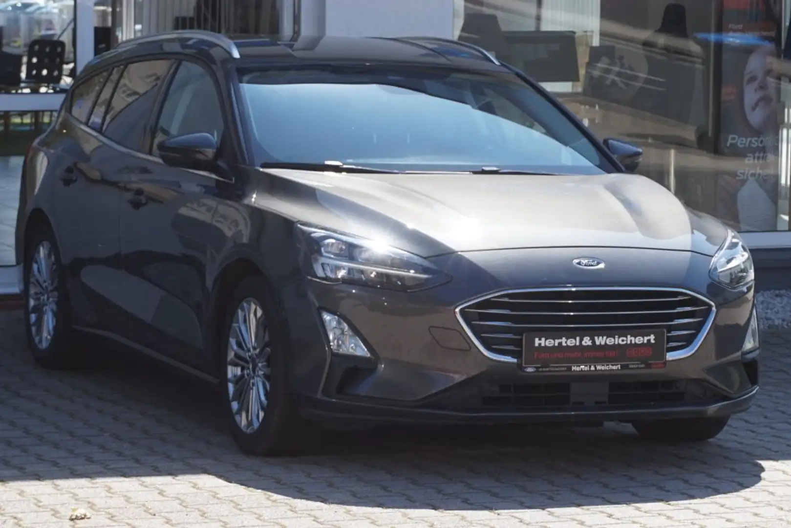 Ford Focus Turnier 2.0 EcoBlue Start-Stopp-System TITANIUM Gris - 1