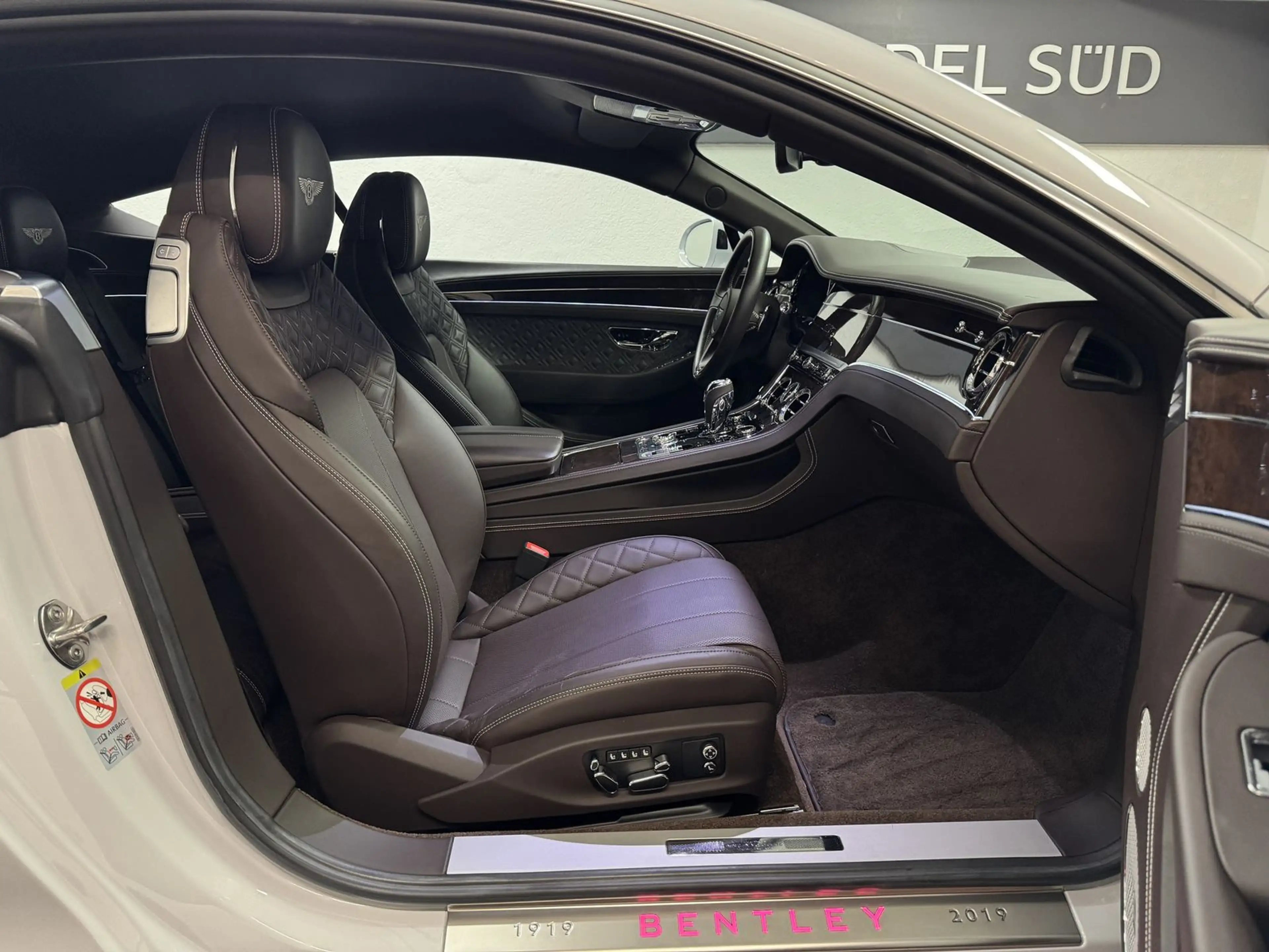 Bentley Continental GT CITY*DIAMOND*100 JAHRE*ROTATING* — photo 11