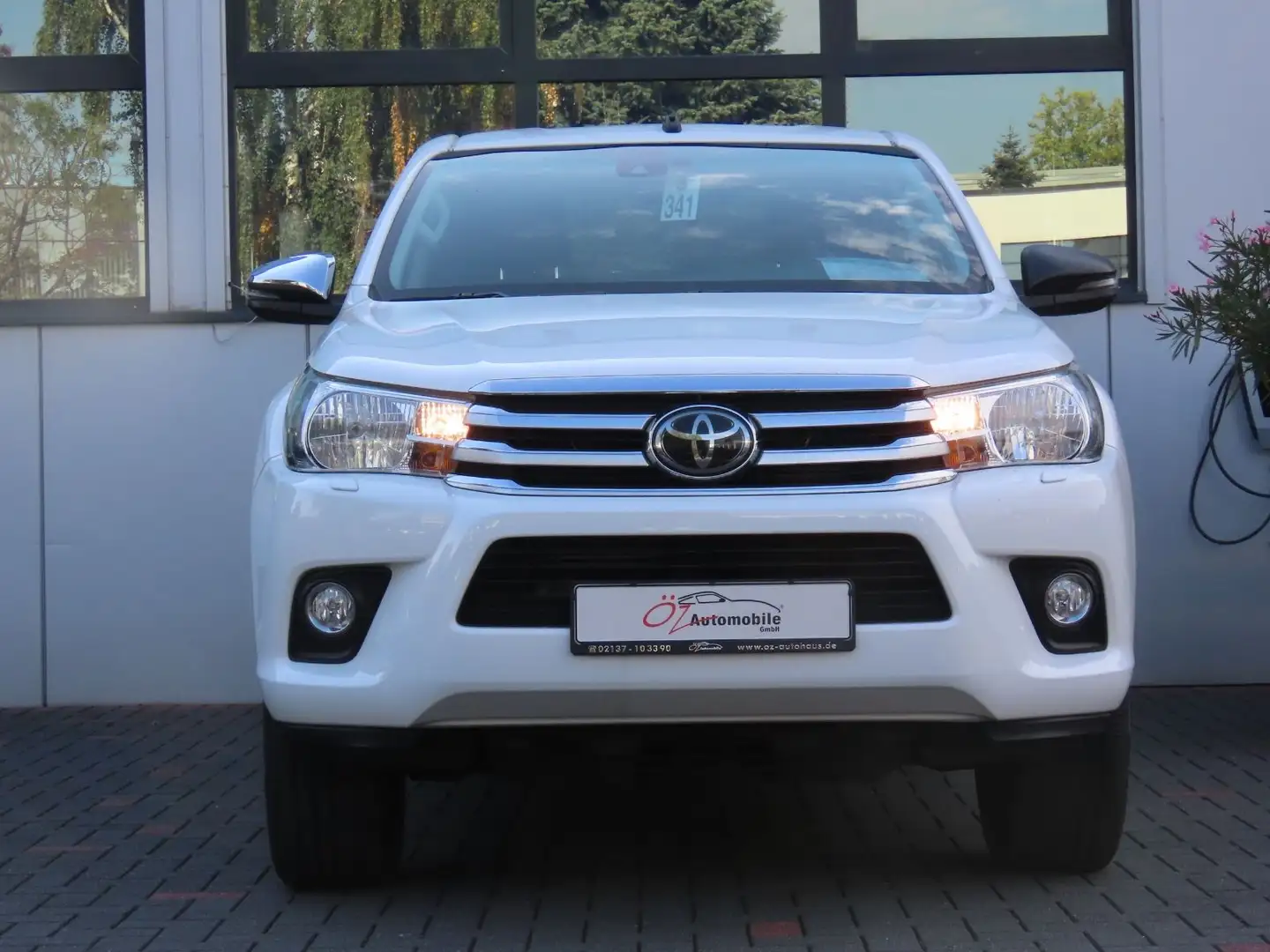 Toyota Hilux Double Cab Comfort Duty 4x4 Weiß - 2