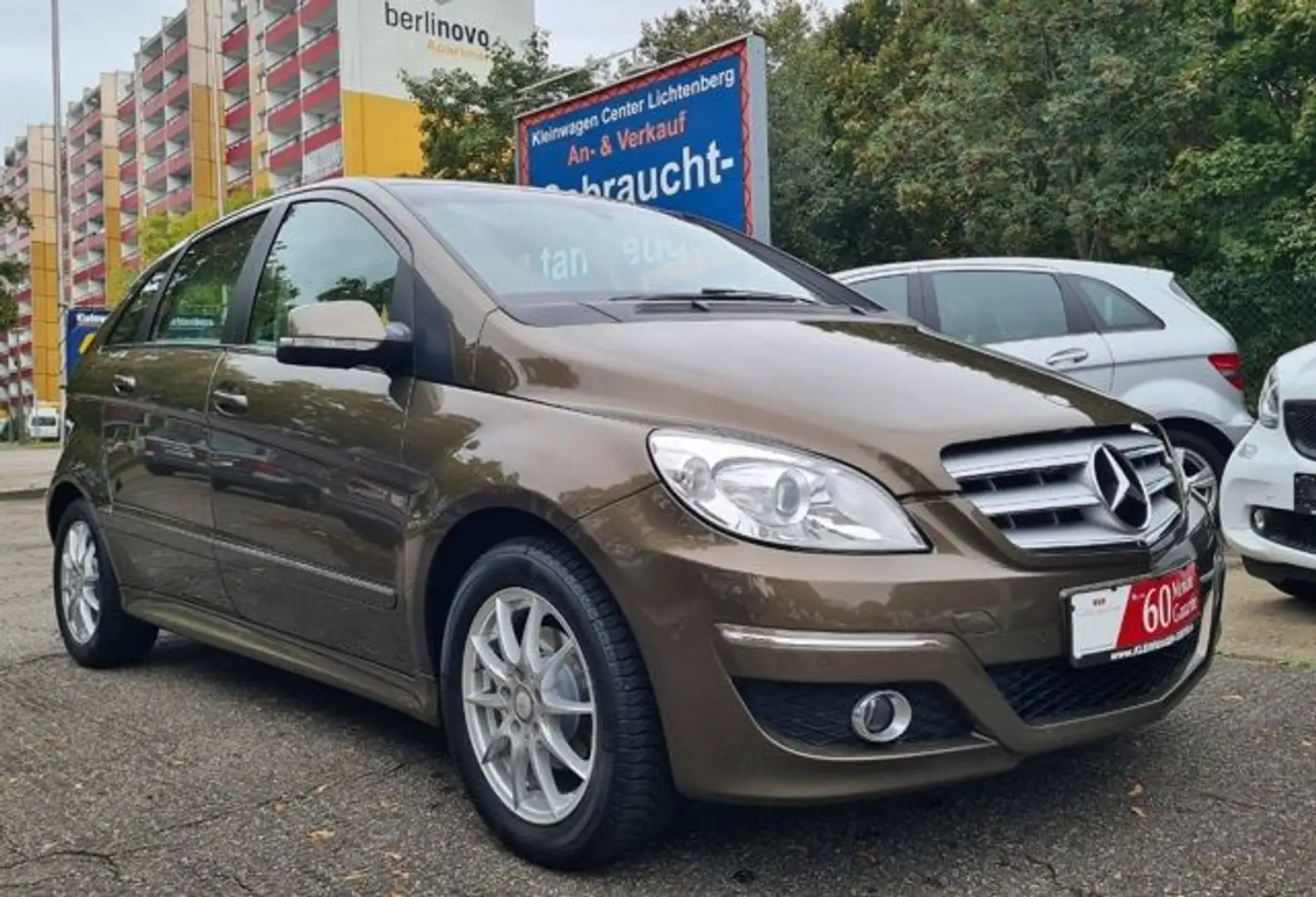 Mercedes-Benz B 180 Autom/Klima/Temp/Sitzh/PDC/Allwetter Braun - 2