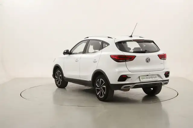 MG ZS view 3