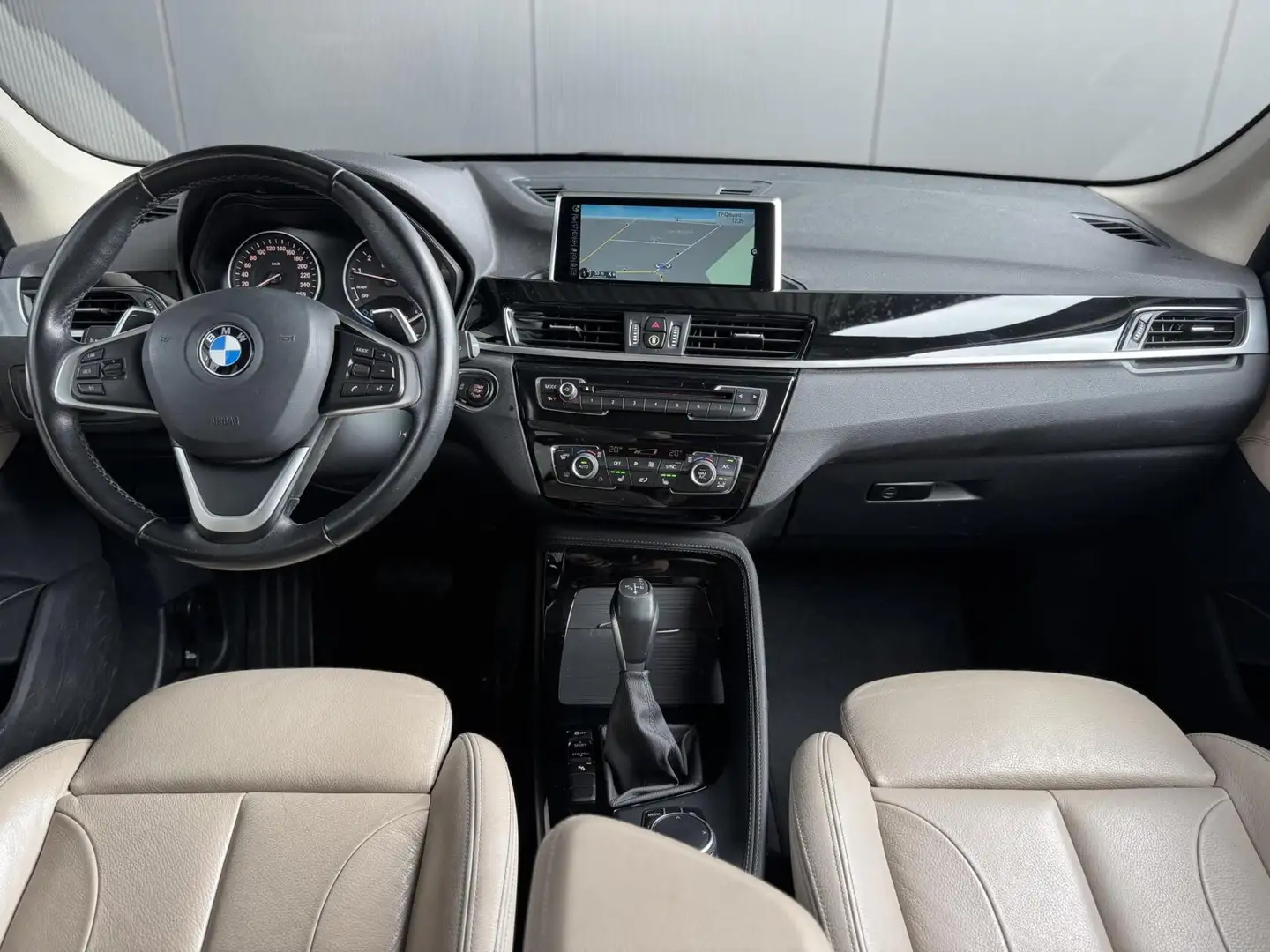 BMW X1 sDrive20i High Executive AUTOMAAT NL AUTO*AFN. HAA Bruin - 2