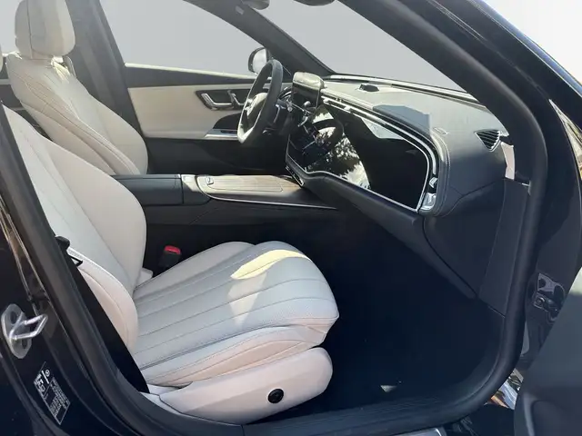 Mercedes-Benz E Class view 9