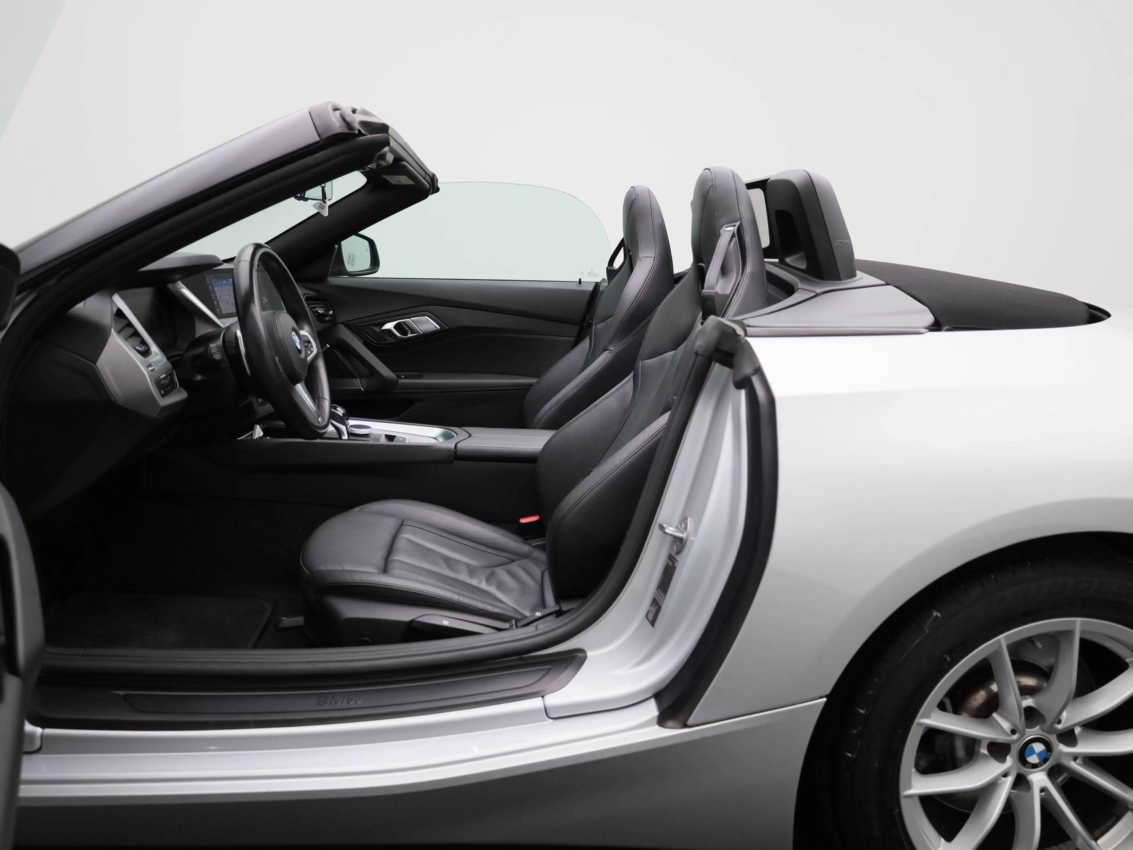 BMW Z4 Roadster sDrive20i High Executive — photo 9