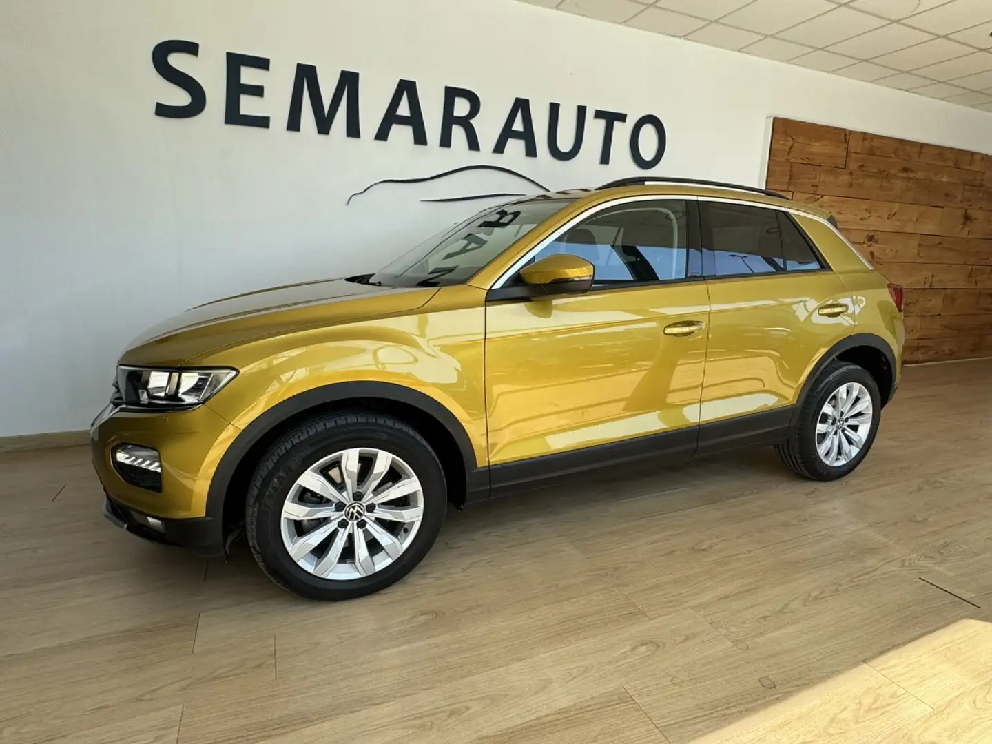 Volkswagen T-Roc 2.0TDI Advance Amarillo - 1