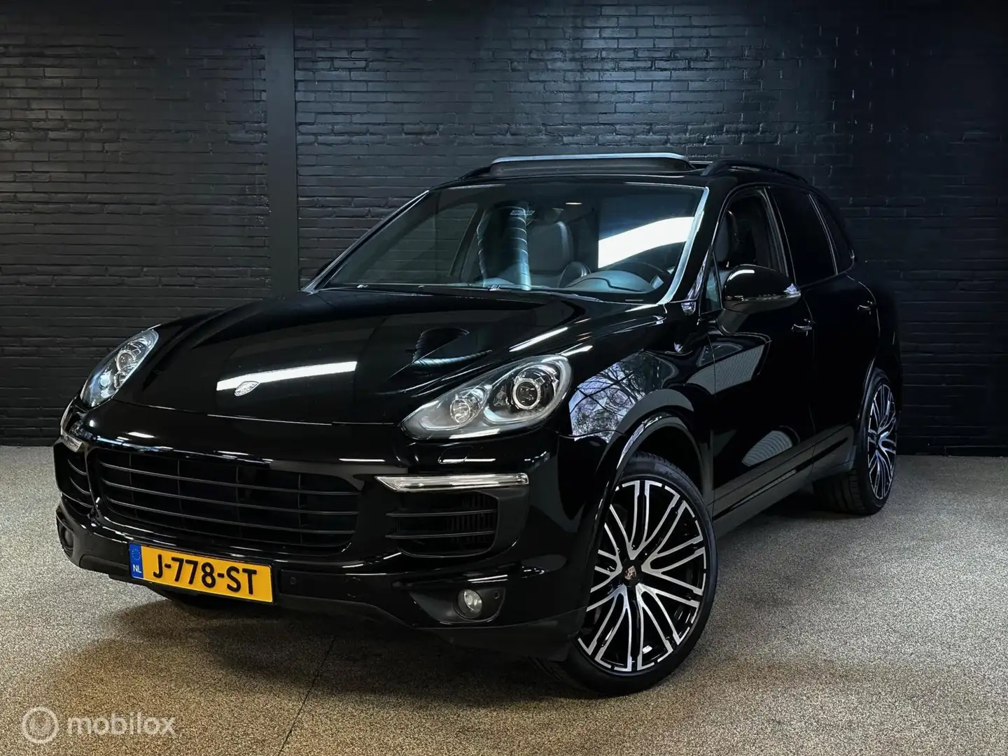 Porsche Cayenne 3.0 D Platinum Edition | Pano | Camera | Schwarz - 1