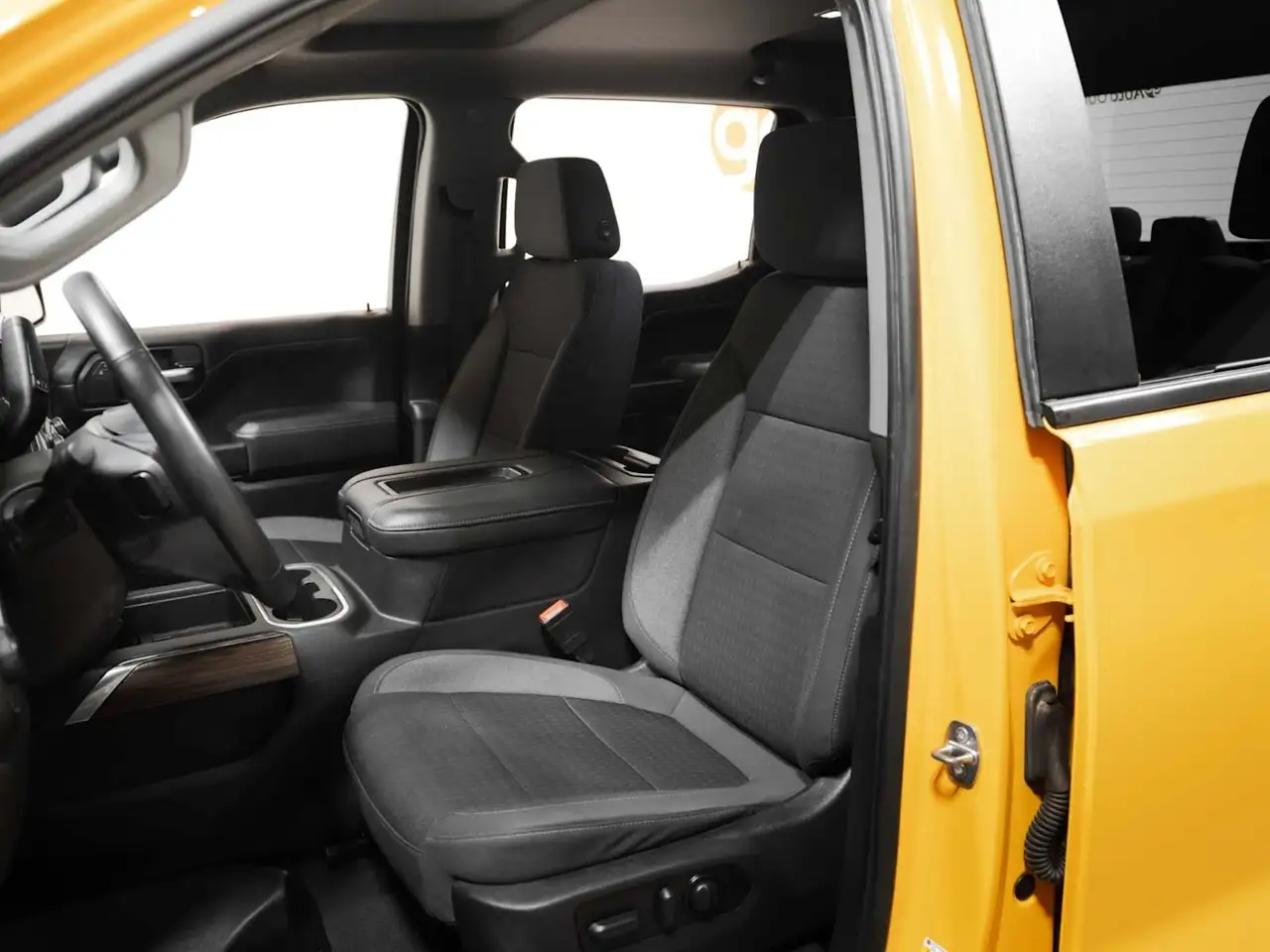 Chevrolet Silverado 1500 снимка Chevrolet Silverado 1500