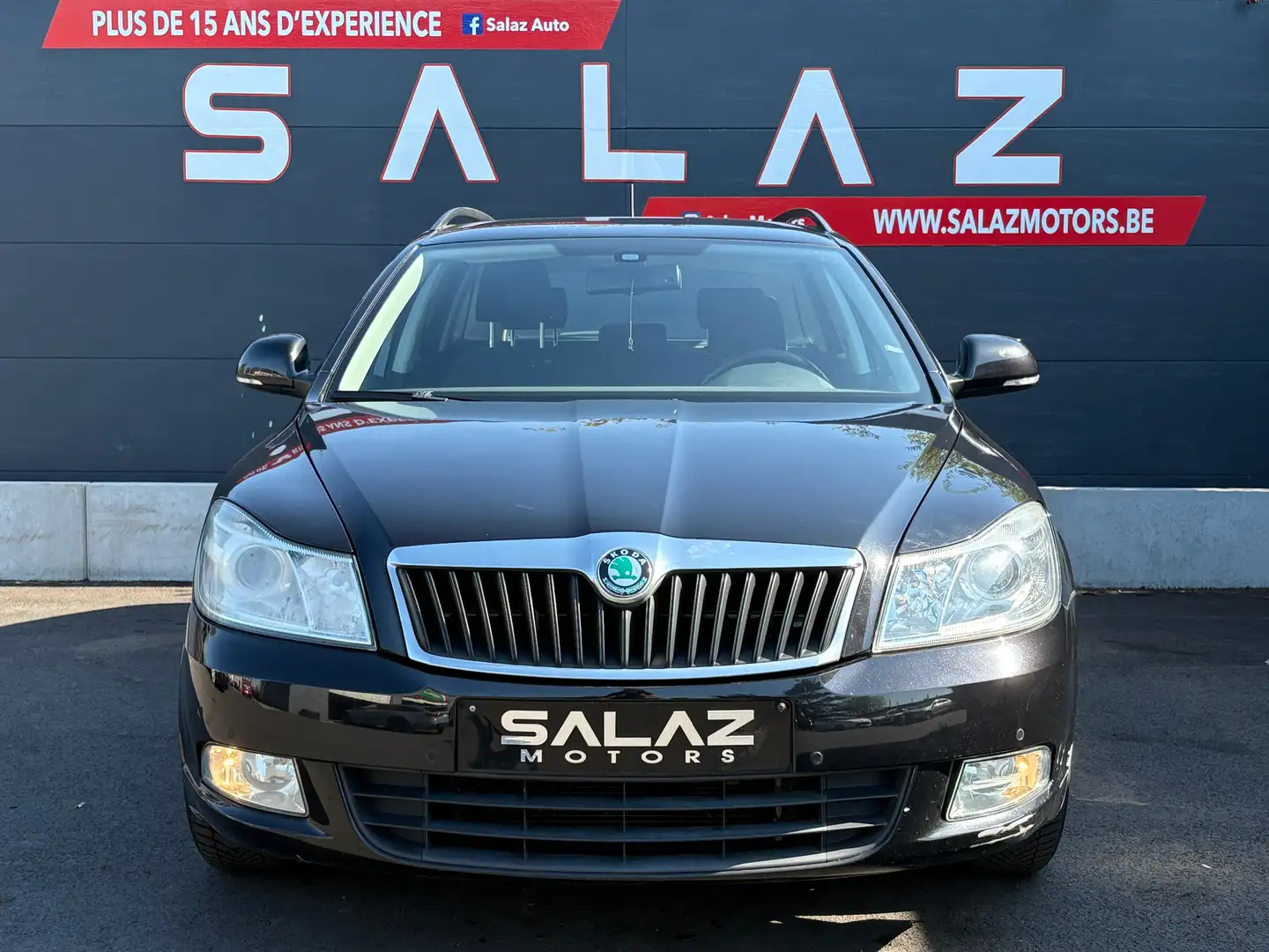 Skoda Octavia Octavia SW 1.6 CR TDi_NAVI_CLIM_JANTES_CRUISE_ Noir - 2