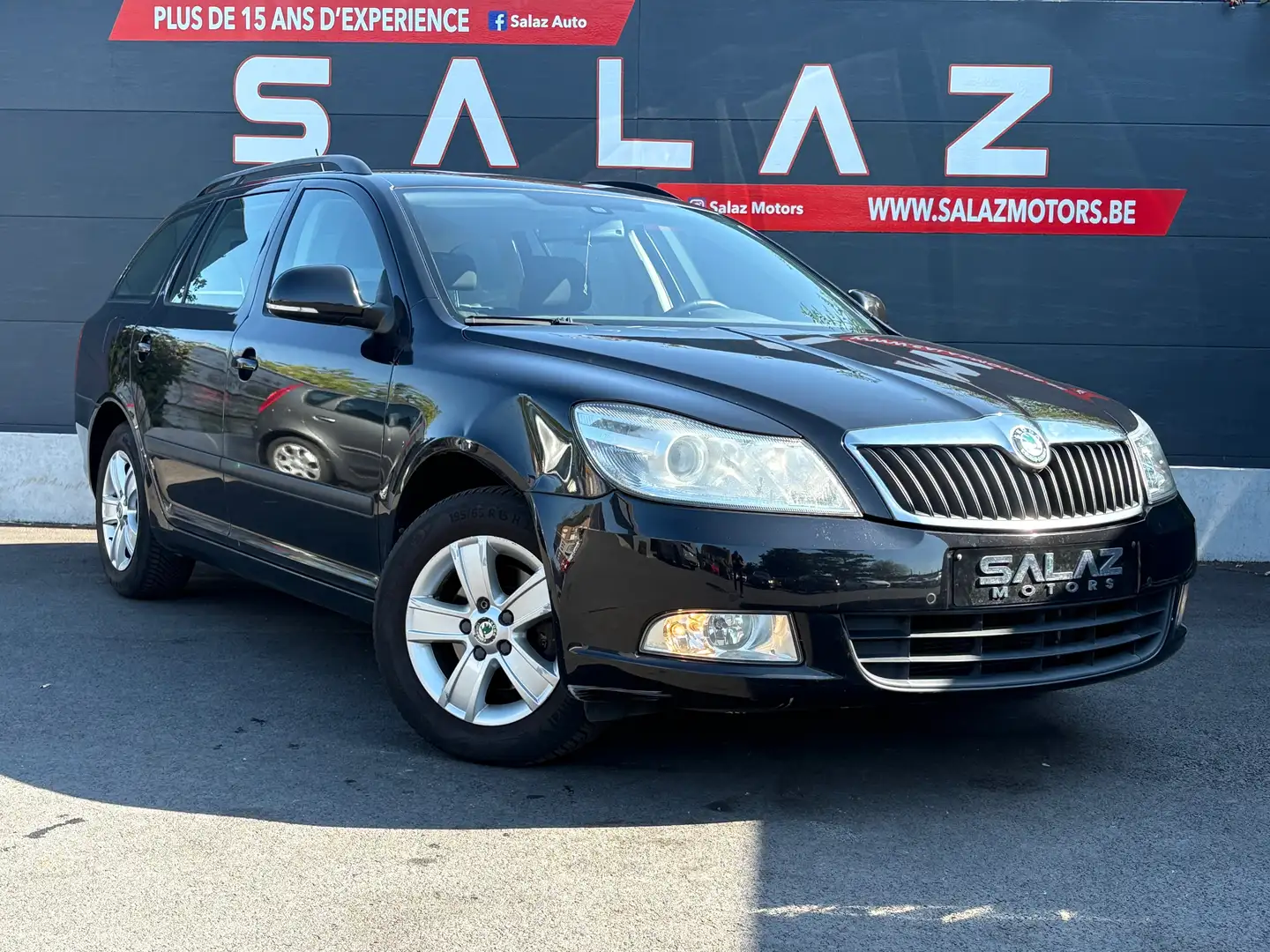Skoda Octavia Octavia SW 1.6 CR TDi_NAVI_CLIM_JANTES_CRUISE_ Noir - 1