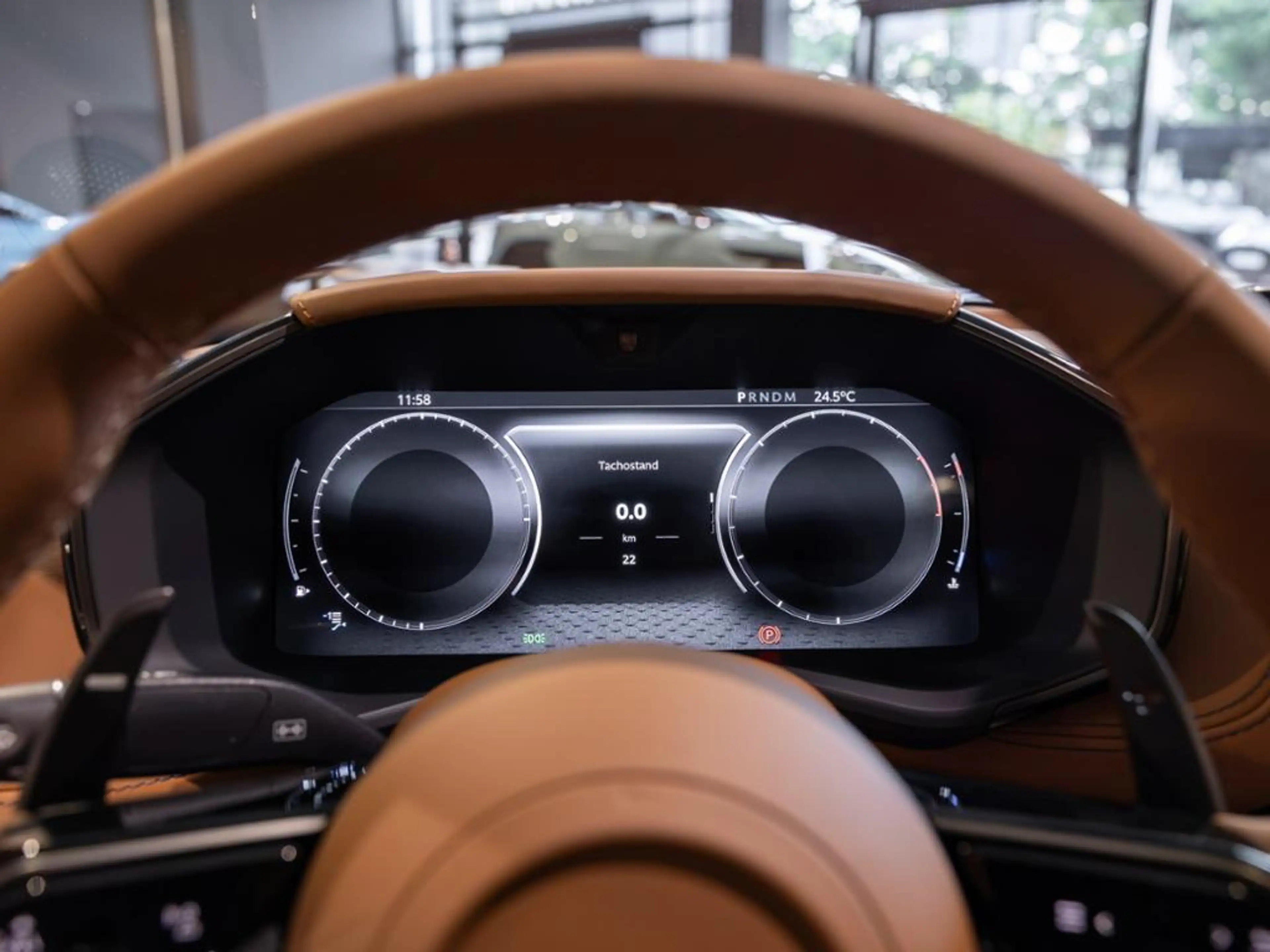 Aston Martin DBX S Aston Martin Hamburg — photo 7