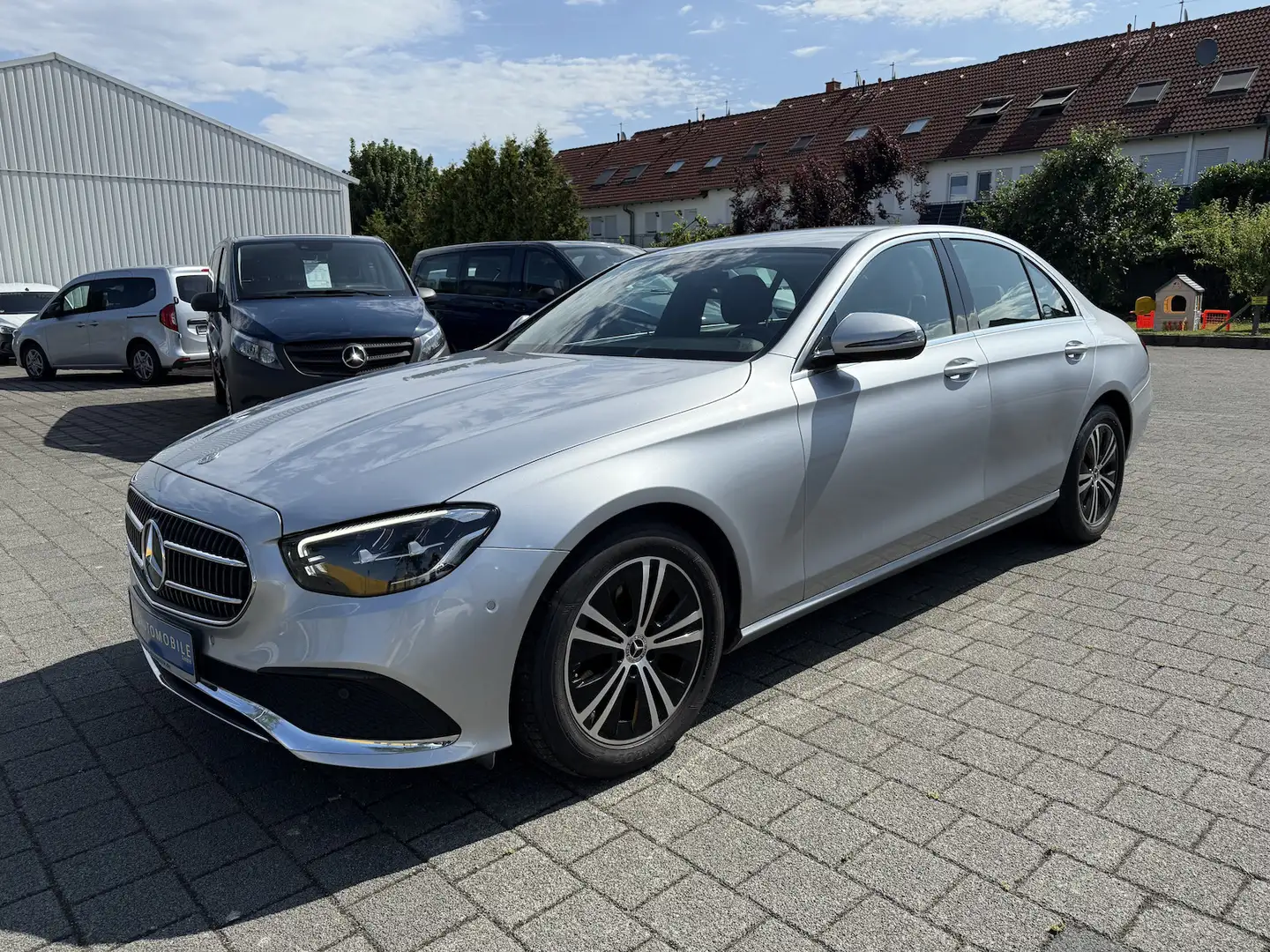 Mercedes-Benz E 220 d 9G AVANTGARDE MBUX LED KAMERA AMBIENTE TOTWINKEL Silber - 2