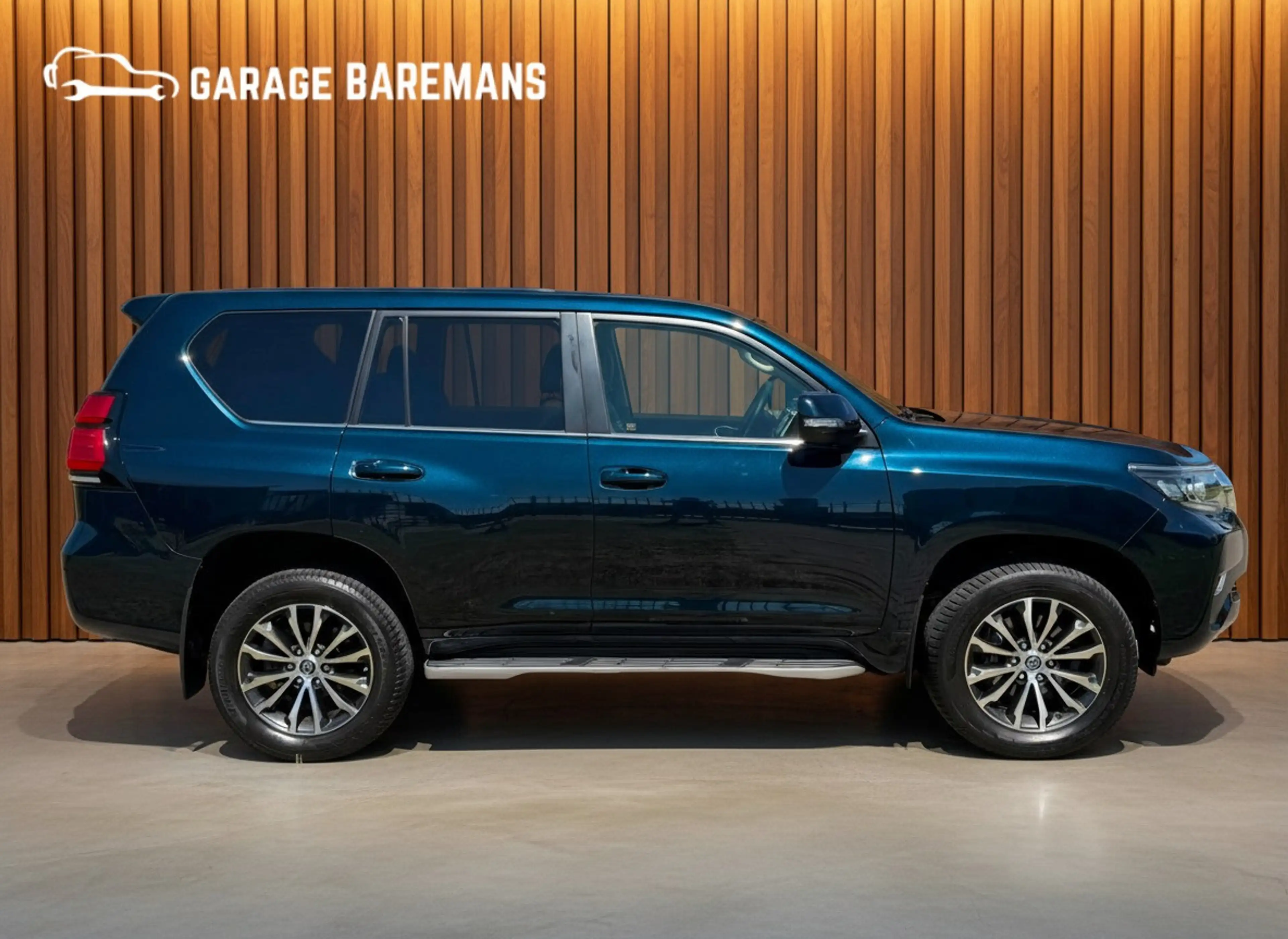 Toyota Land Cruiser 2.8 D-4D Professional 5p. 7100KM!!!!!! — photo 6