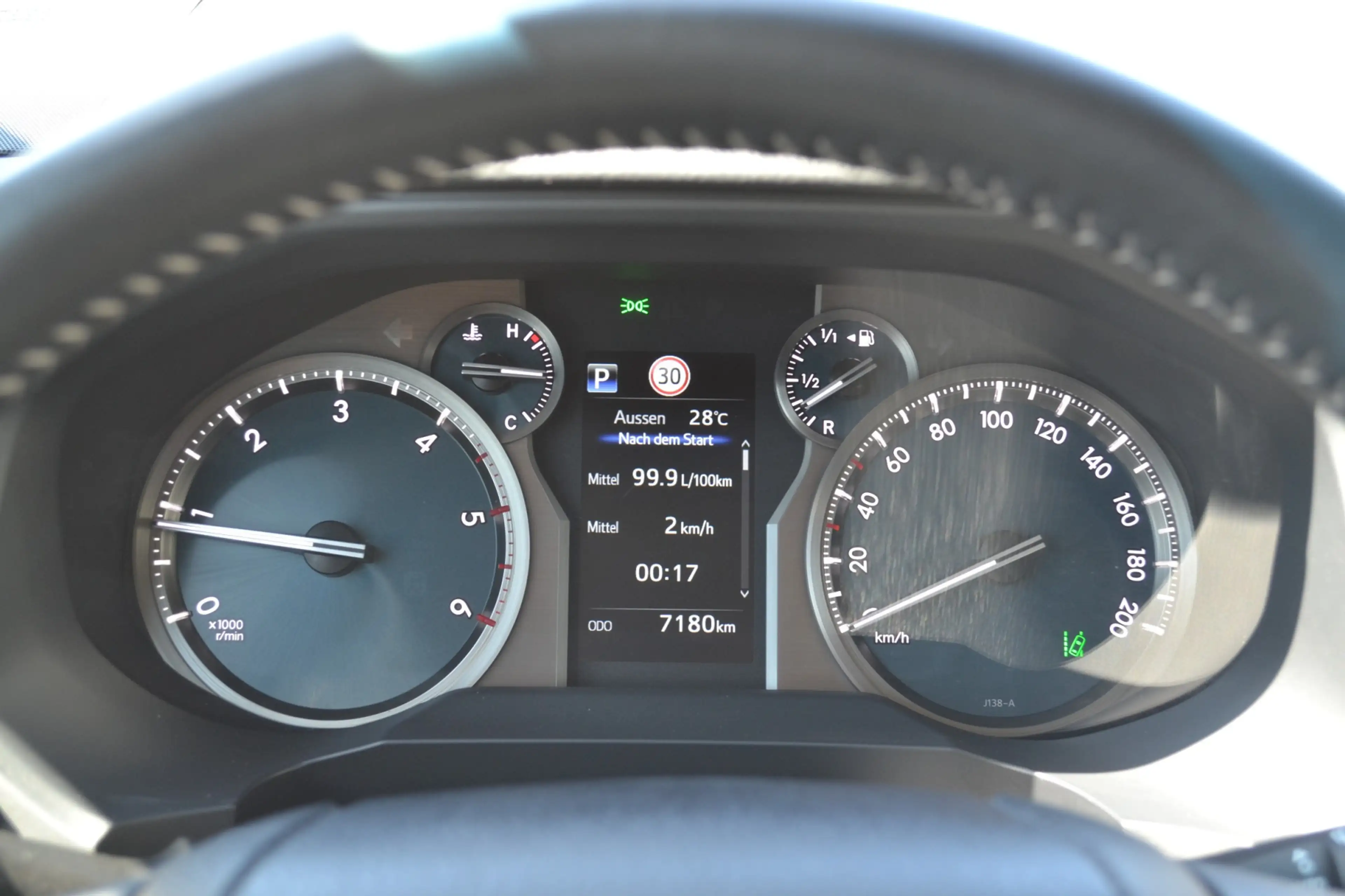 Toyota Land Cruiser 2.8 D-4D Professional 5p. 7100KM!!!!!! — photo 12