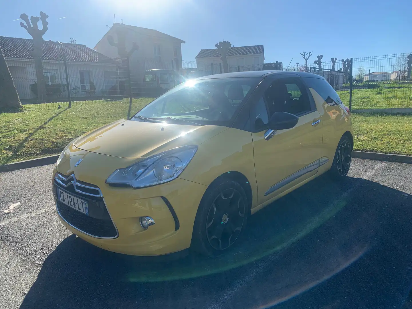 Citroen DS3 DS3 e-HDi 90 Airdream So Chic Sárga - 1