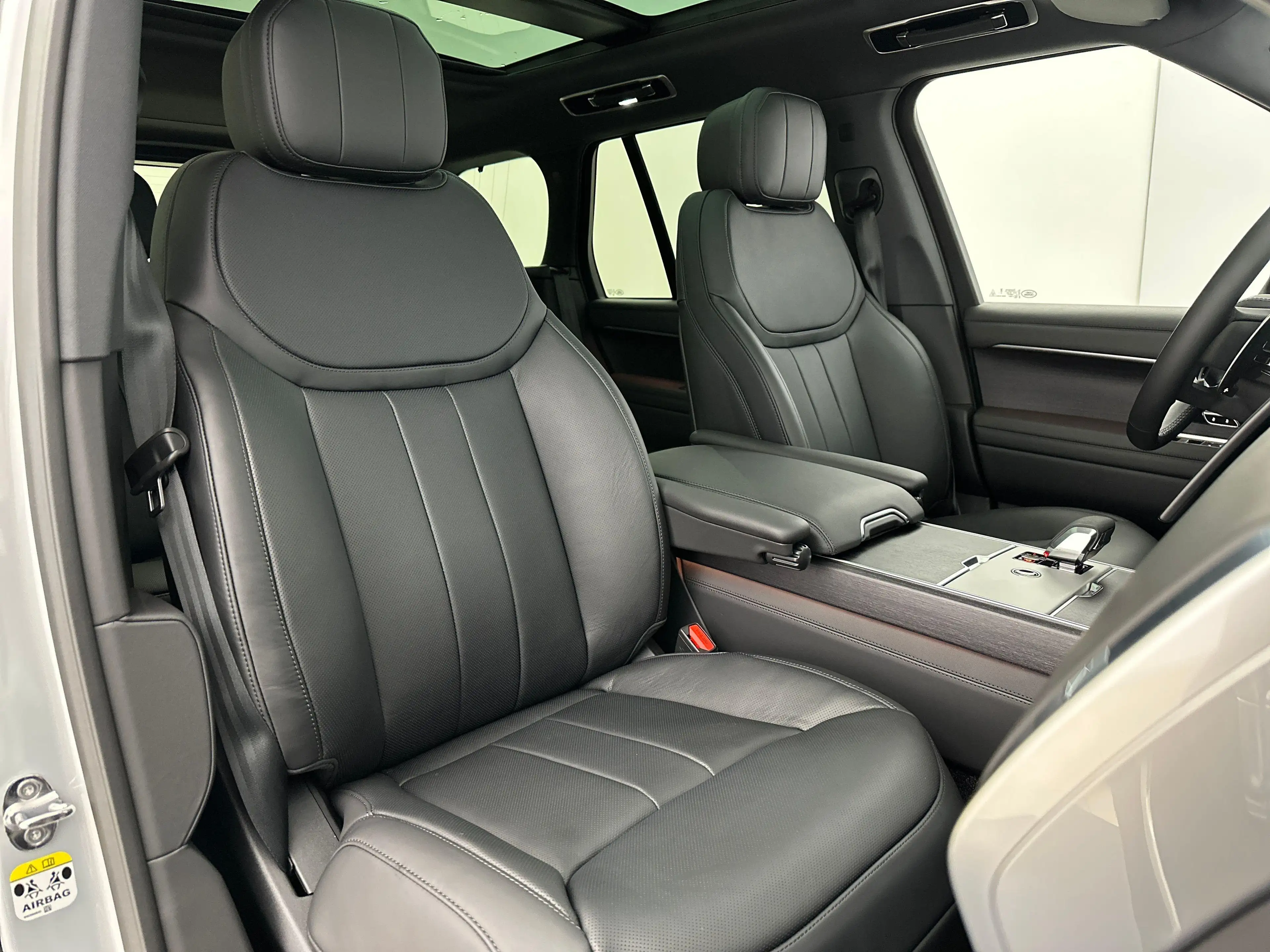 Land Rover Range Rover SWB D350 HSE SV Ethereal Frost — photo 10