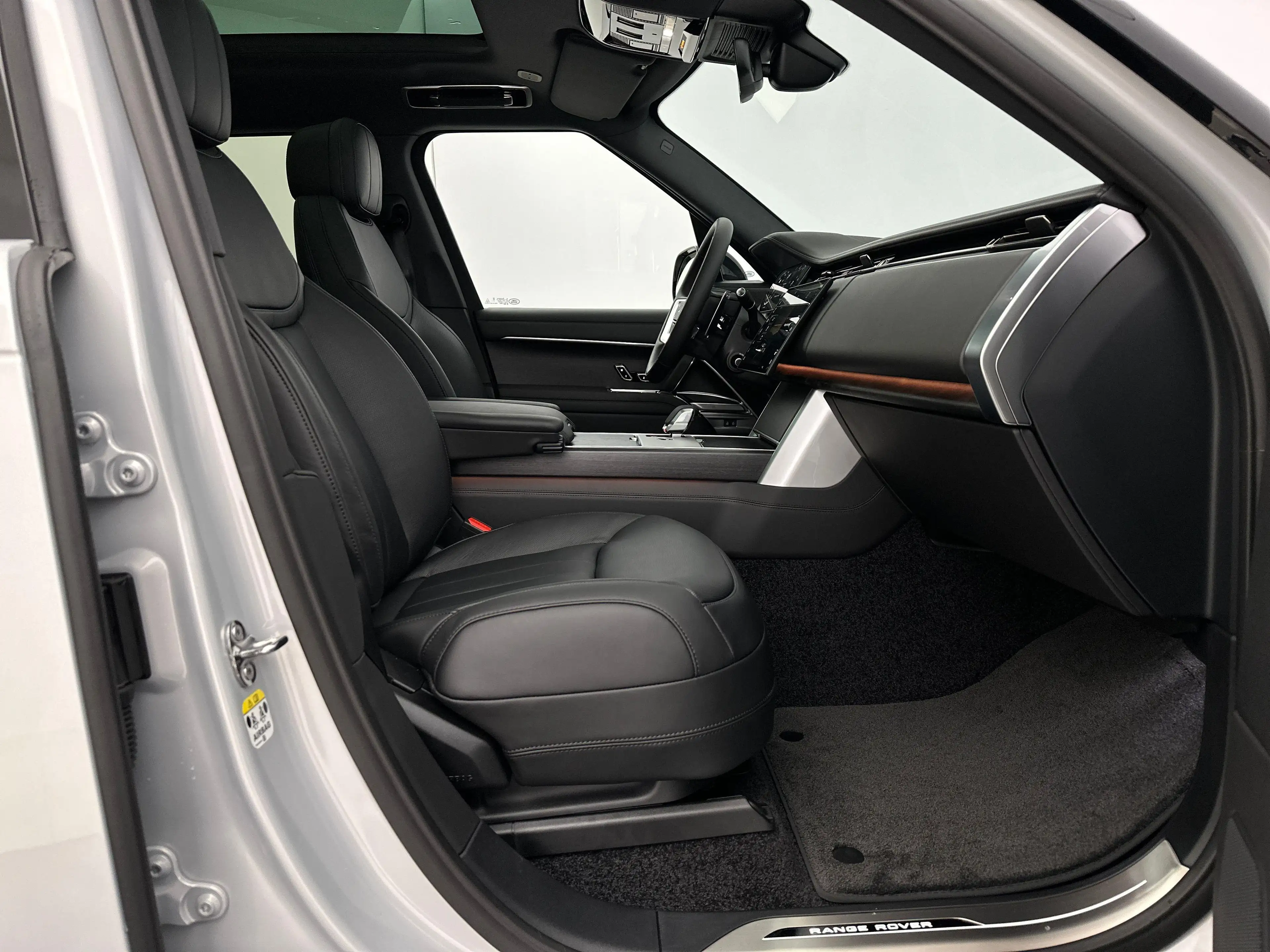 Land Rover Range Rover SWB D350 HSE SV Ethereal Frost — photo 3