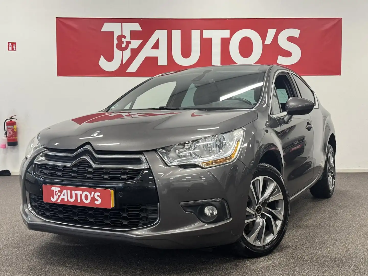 Citroen DS4 2.0 BlueHDi So Chic Grau - 1