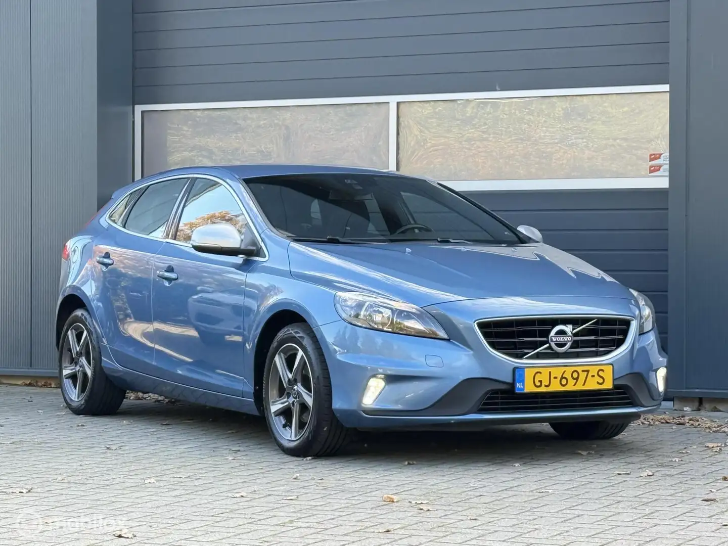 Volvo V40 2.0 D2 R-Design D4tune 190pk Navi Leder Trekhaak Bleu - 2