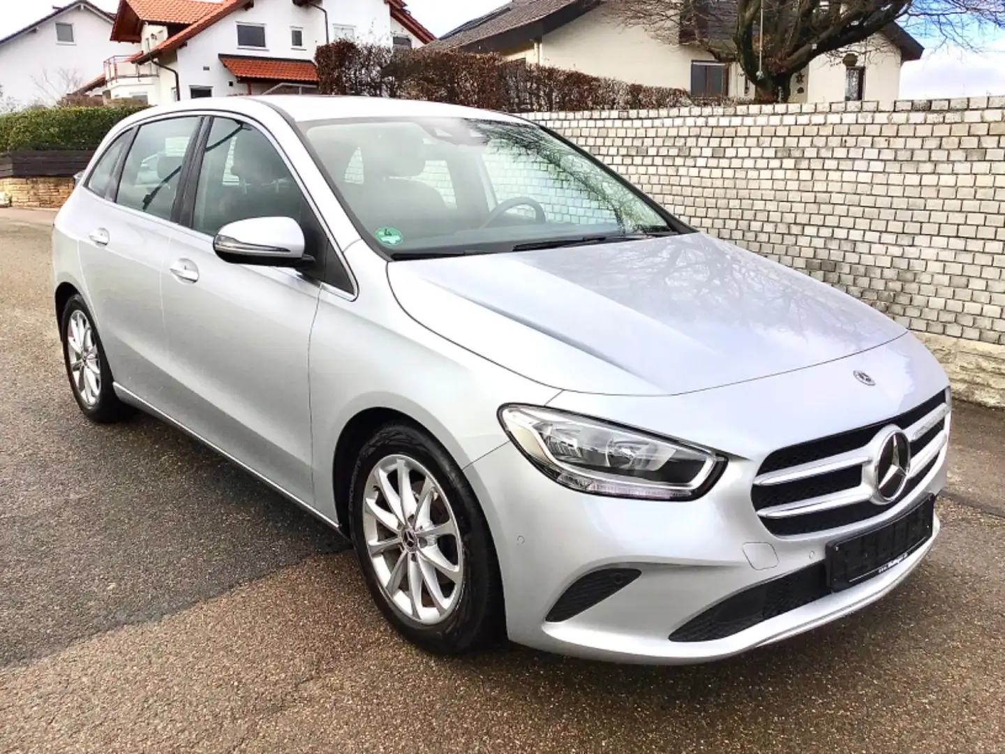 Mercedes-Benz B 180 Progressive Modell 2021-WIDESCREEN*NAVI*PDC*SHZ ! Silber - 1