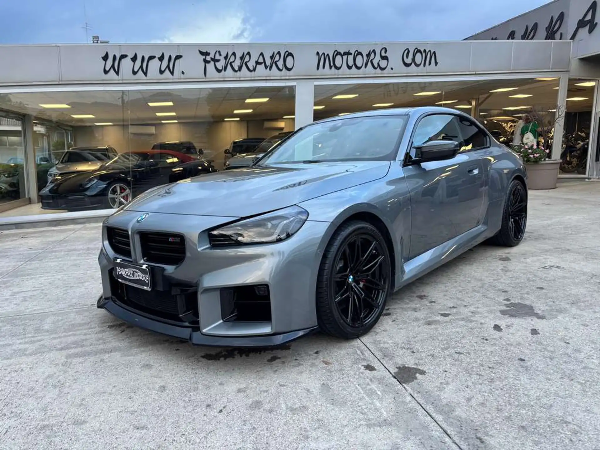 BMW M2 2025 회색 사진 2