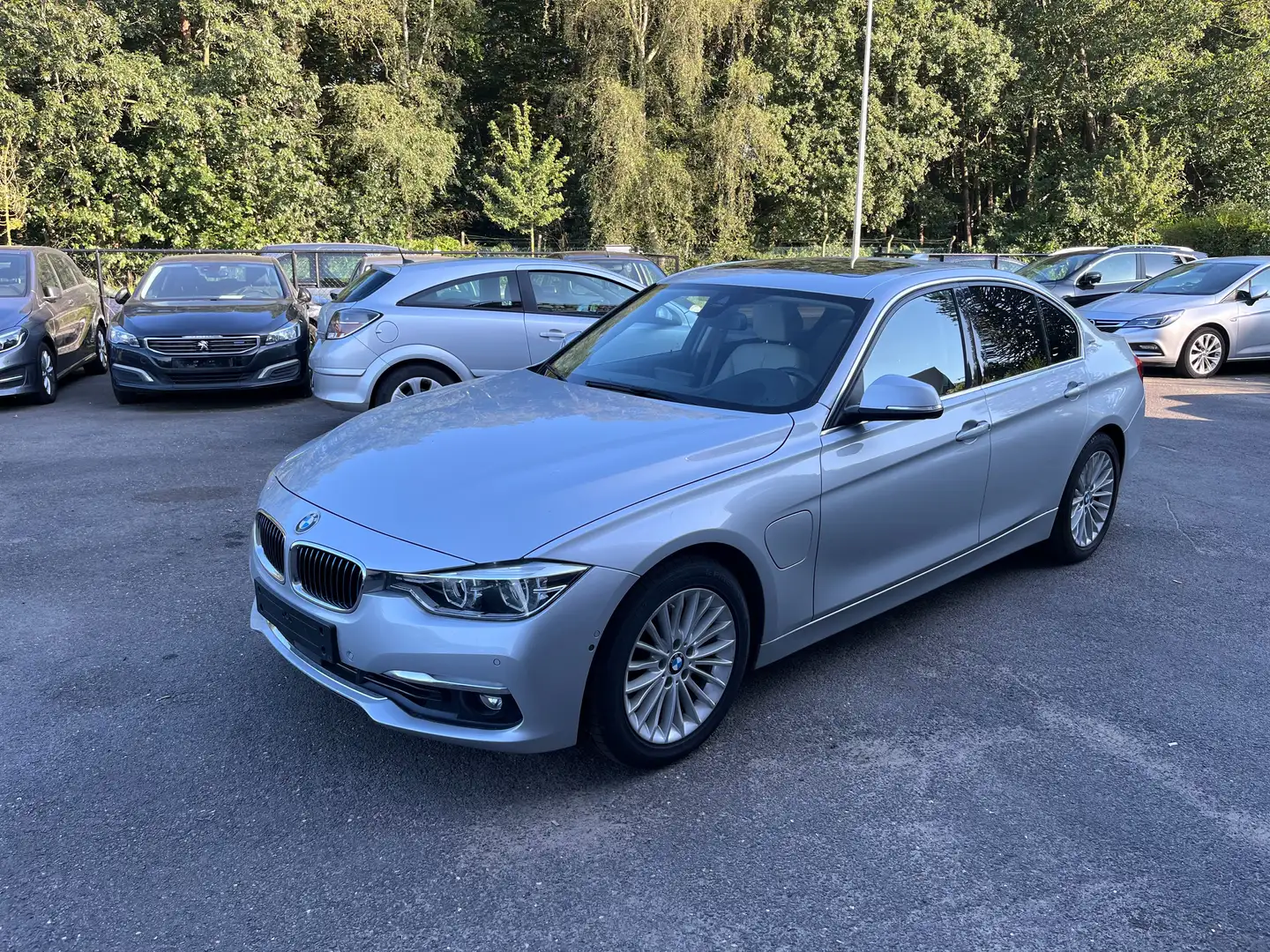 BMW 330 330e iPerformance Luxury Line Argent - 1