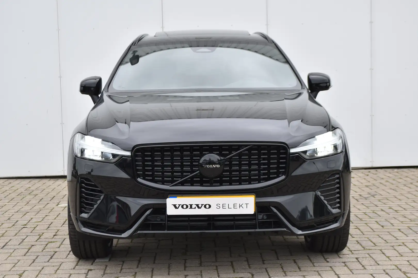 Volvo XC60 T6 Plus Black Edition | Zitverhoger Achter | BLIS Noir - 2