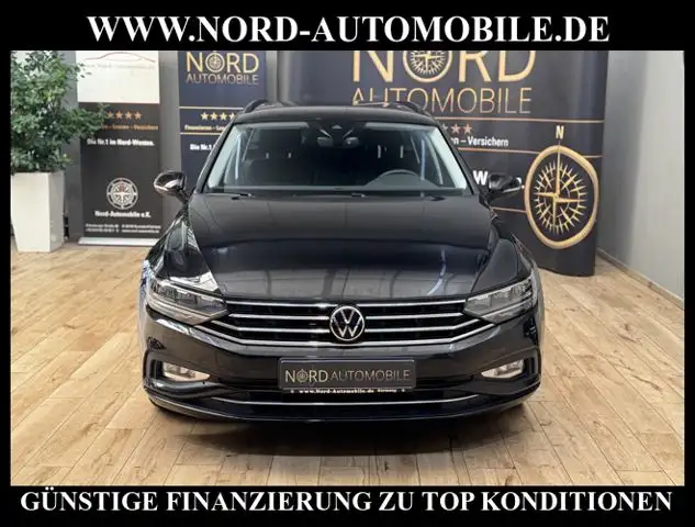 Volkswagen Passat view 5