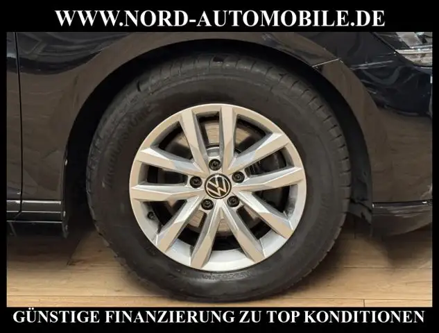 Volkswagen Passat view 14