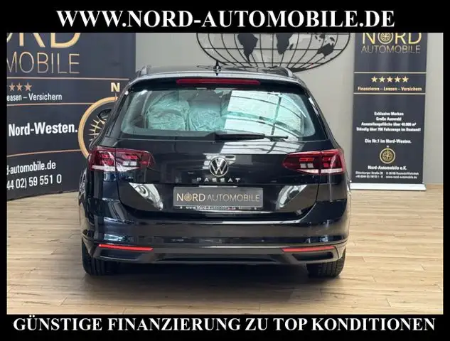Volkswagen Passat view 11
