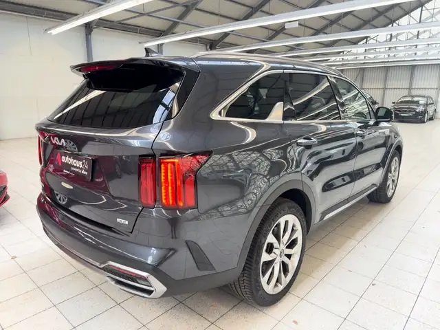 Kia Sorento view 5