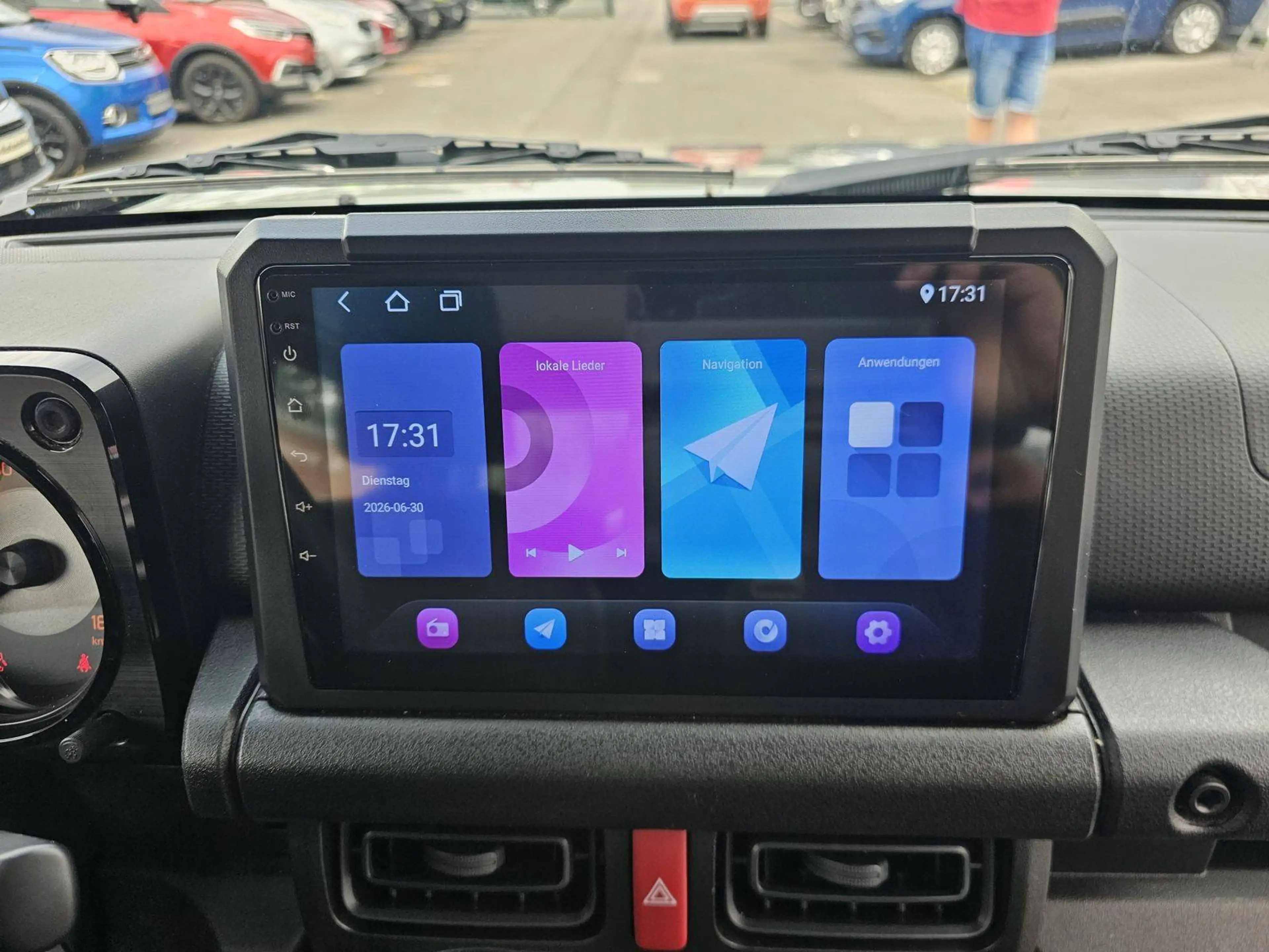 Suzuki Jimny Comfort AllGrip Automatik/Klima/Alufelgen — photo 15