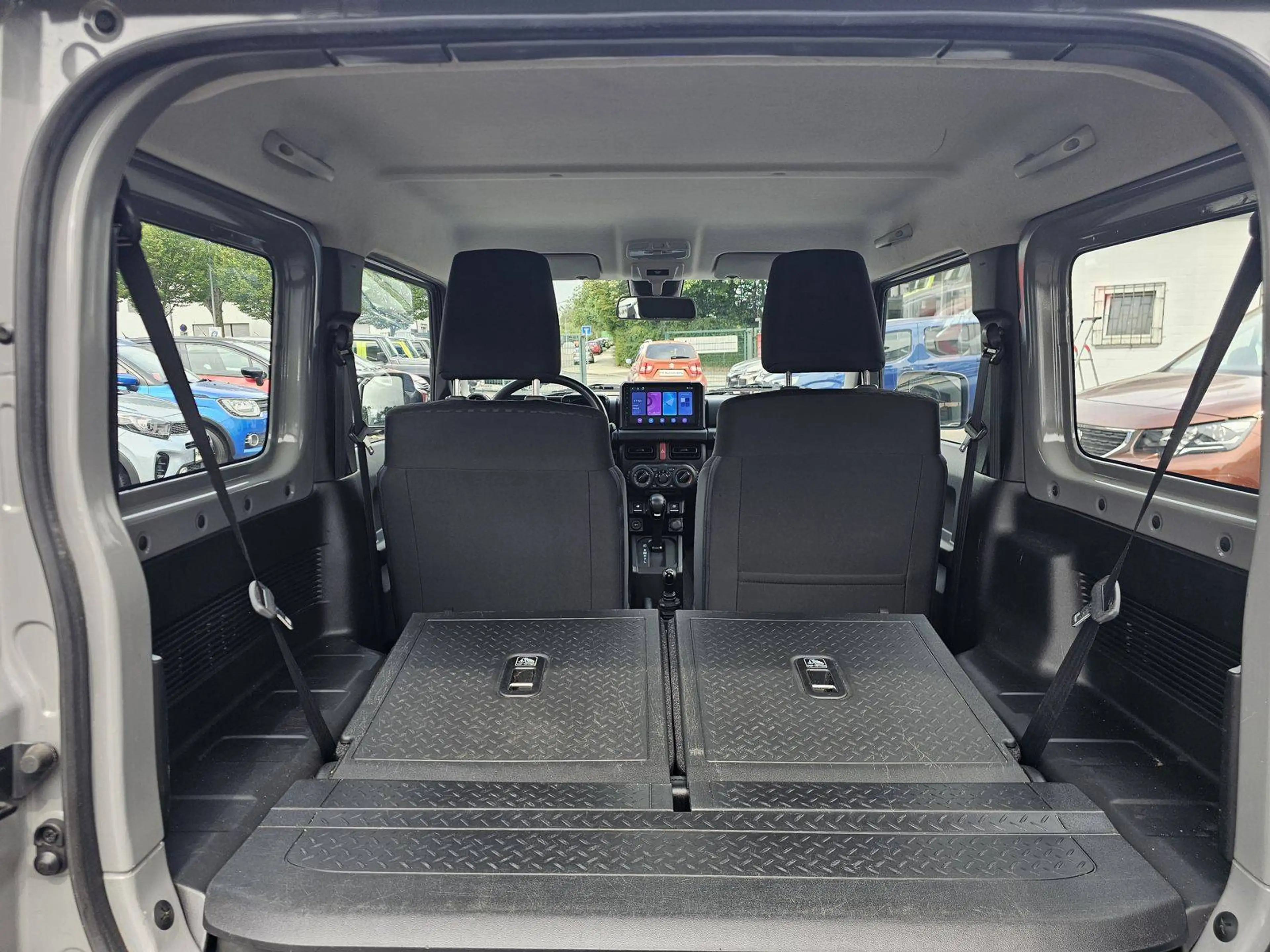 Suzuki Jimny Comfort AllGrip Automatik/Klima/Alufelgen — photo 12