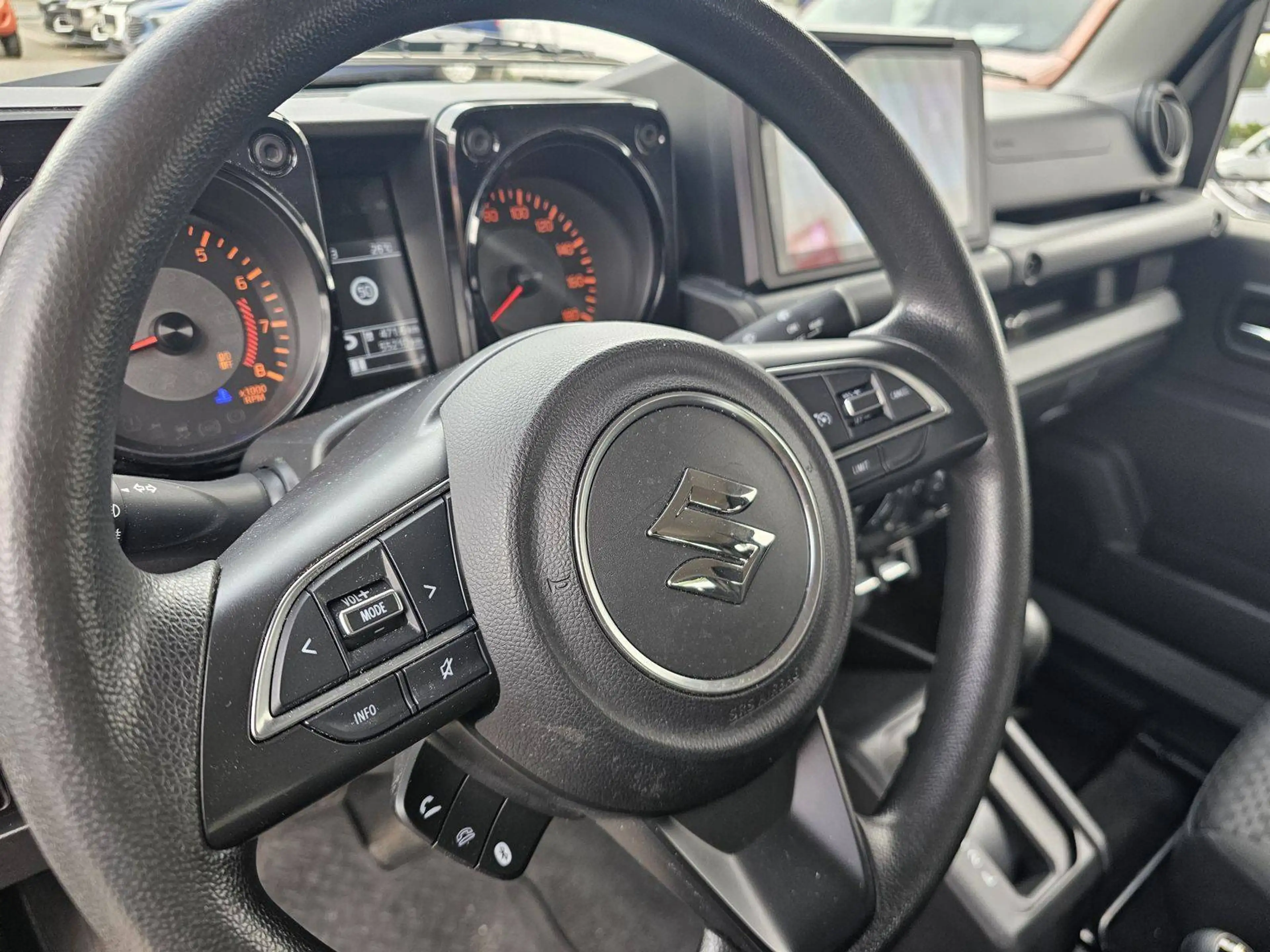 Suzuki Jimny Comfort AllGrip Automatik/Klima/Alufelgen — photo 9
