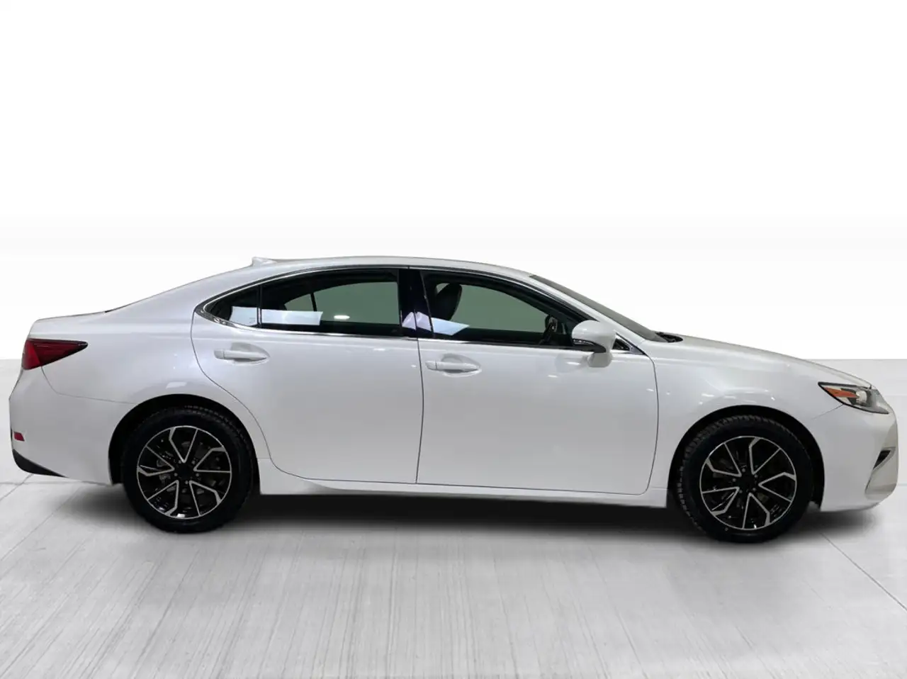 Lexus ES снимка Lexus ES