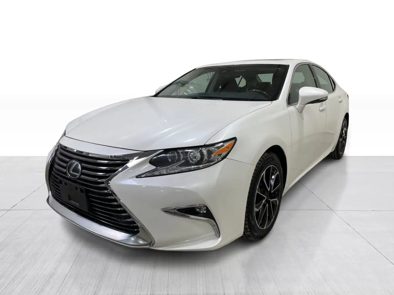 Lexus ES снимка Lexus ES